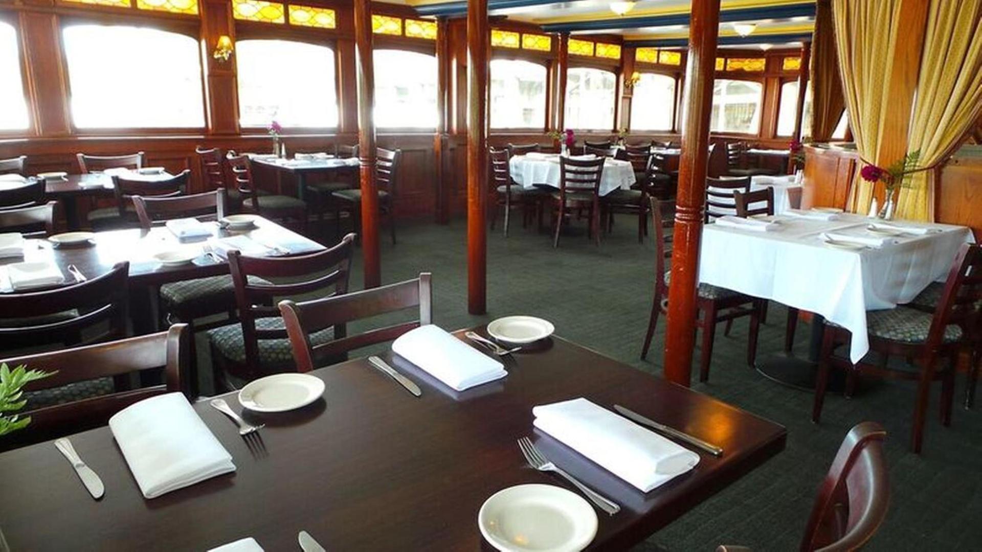 Delta King Hotel photo 26