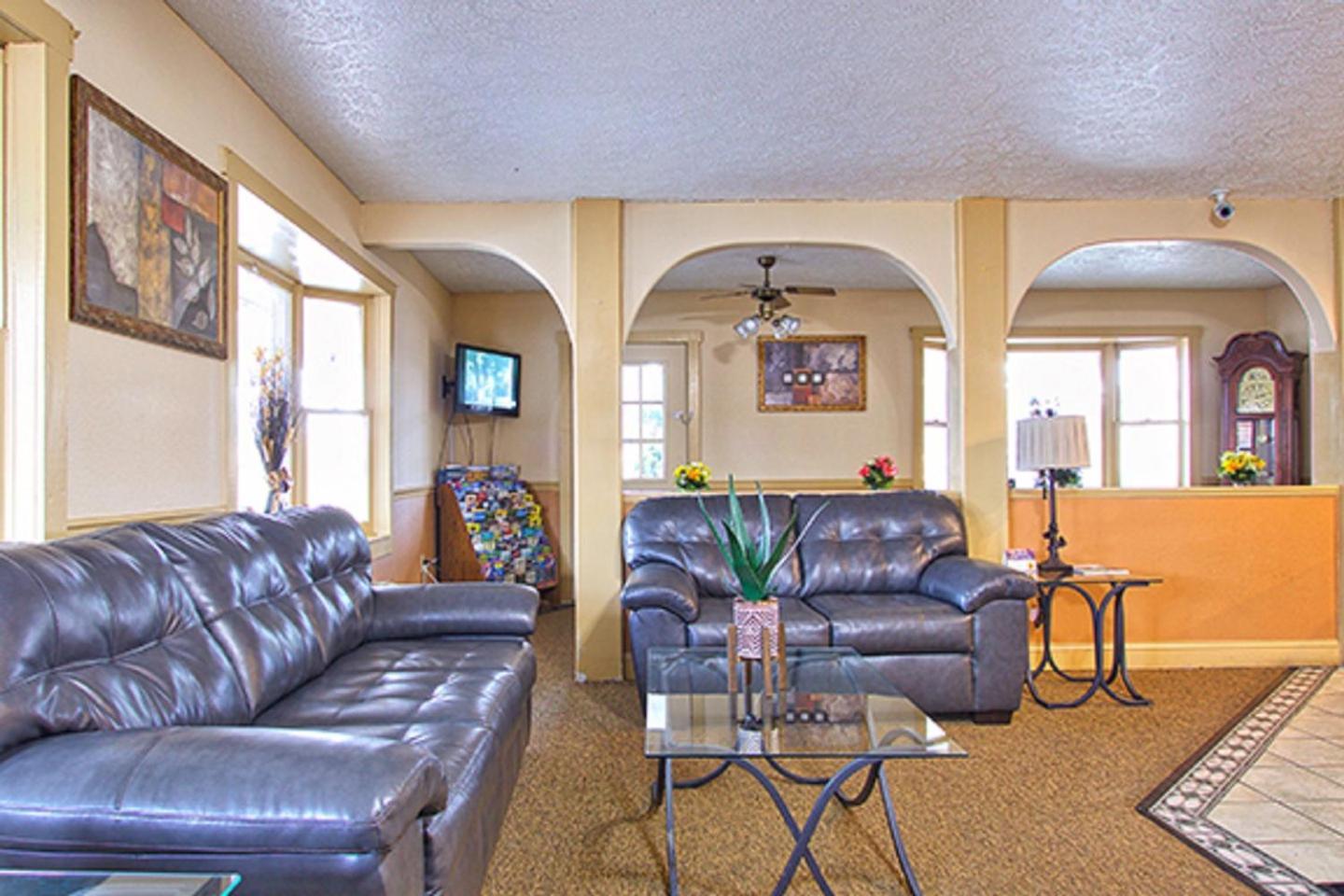 Super 8 by Wyndham Christiansburg photo 54