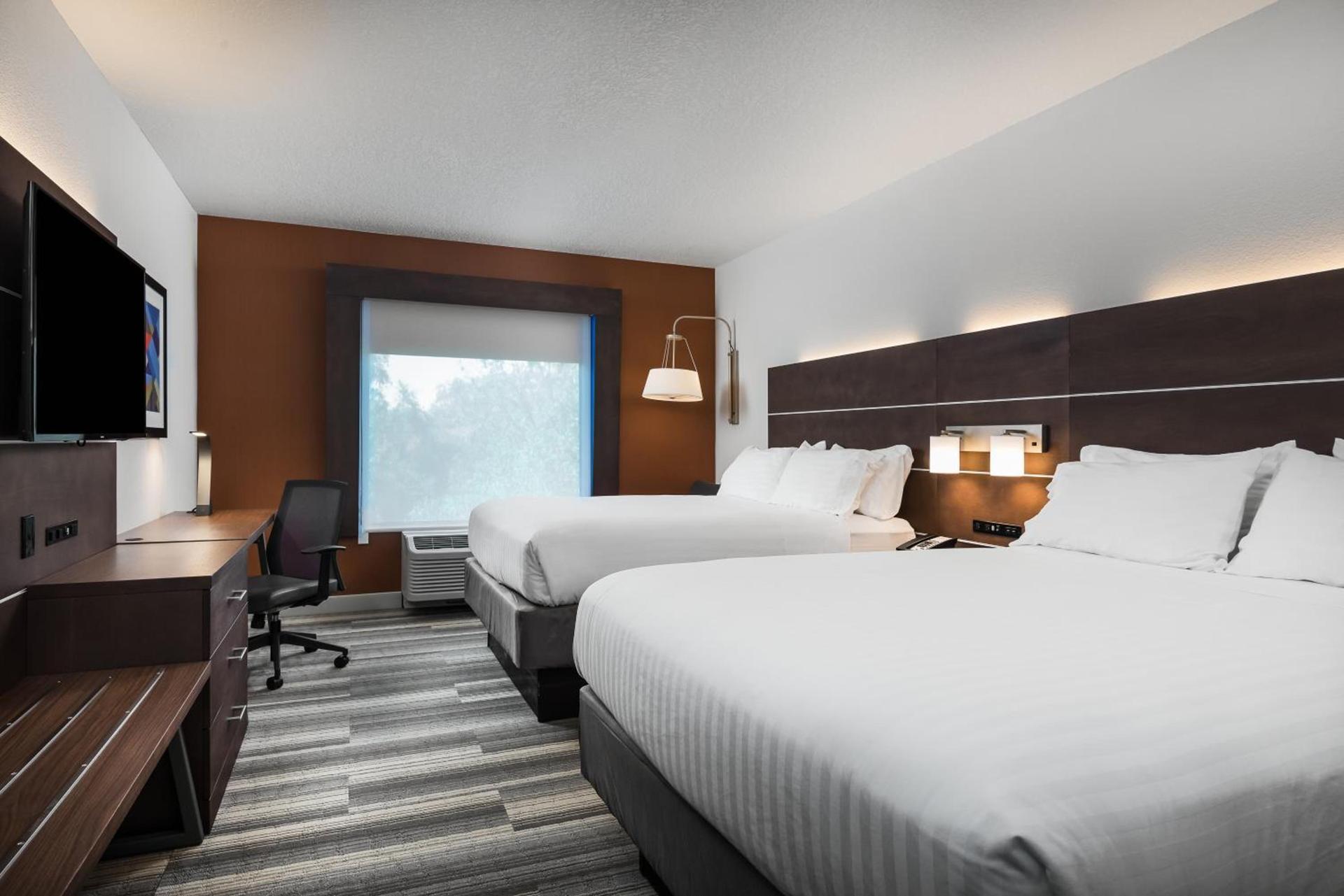 Holiday Inn Express Hotel & Suites Bartow by IHG photo 6