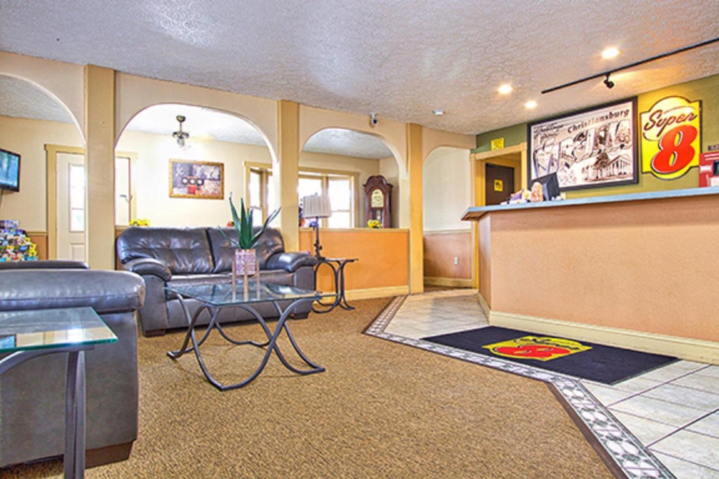 Super 8 by Wyndham Christiansburg photo 19
