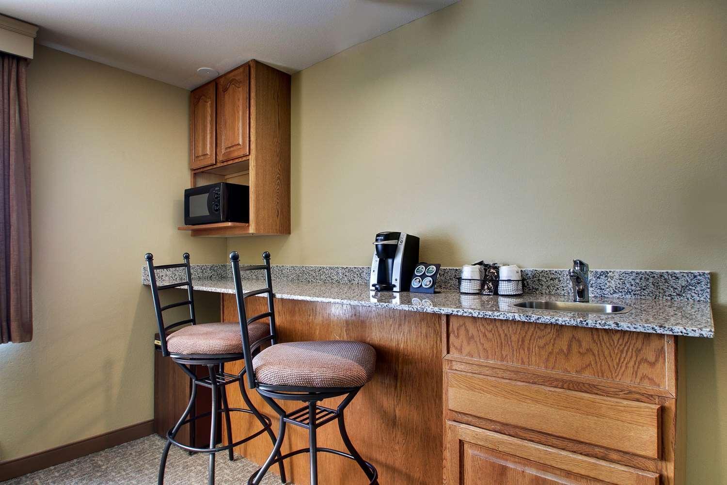 Best Western West Hills Inn photo 20