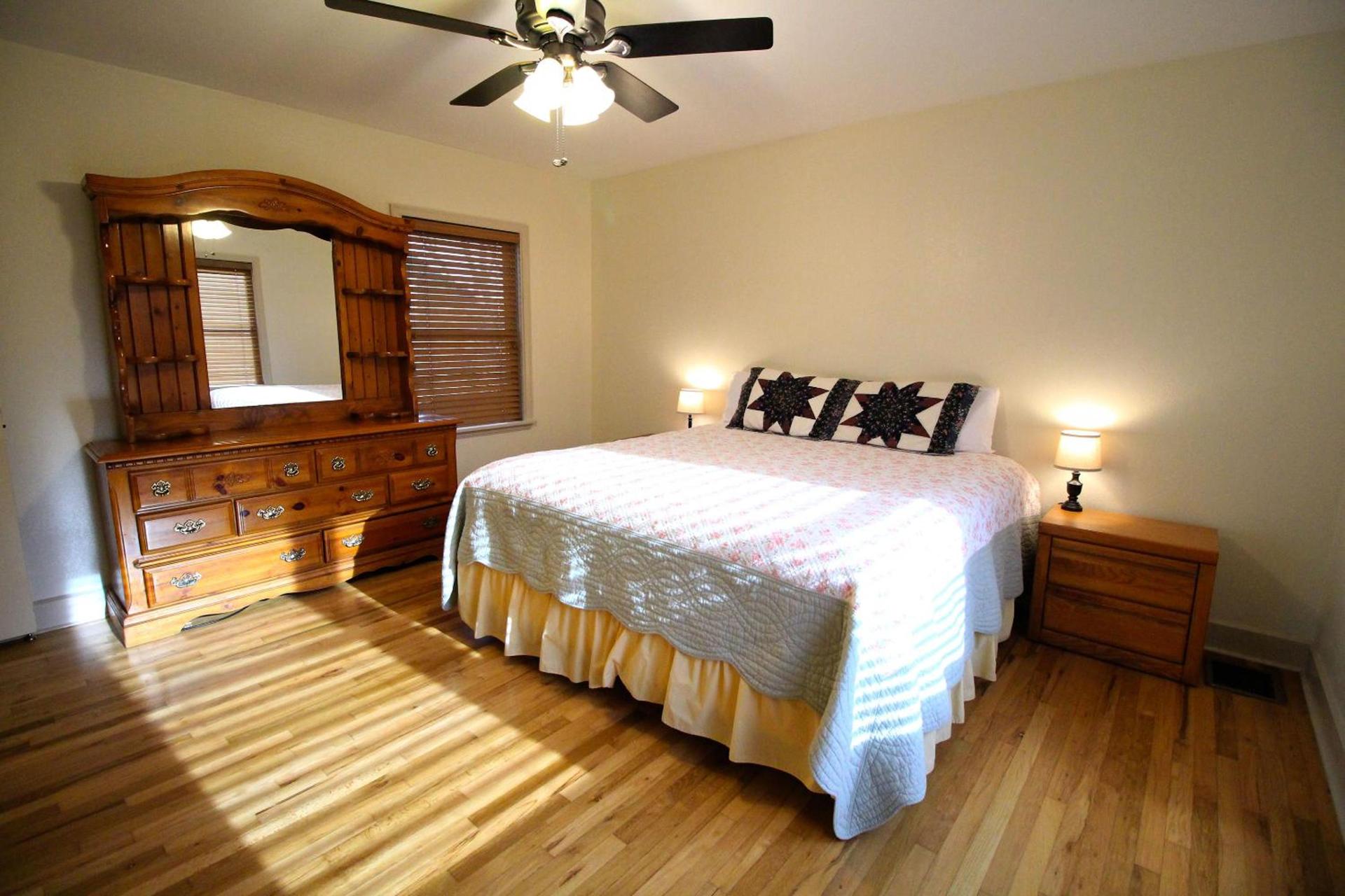 Peach Tree Inn & Suites photo 29