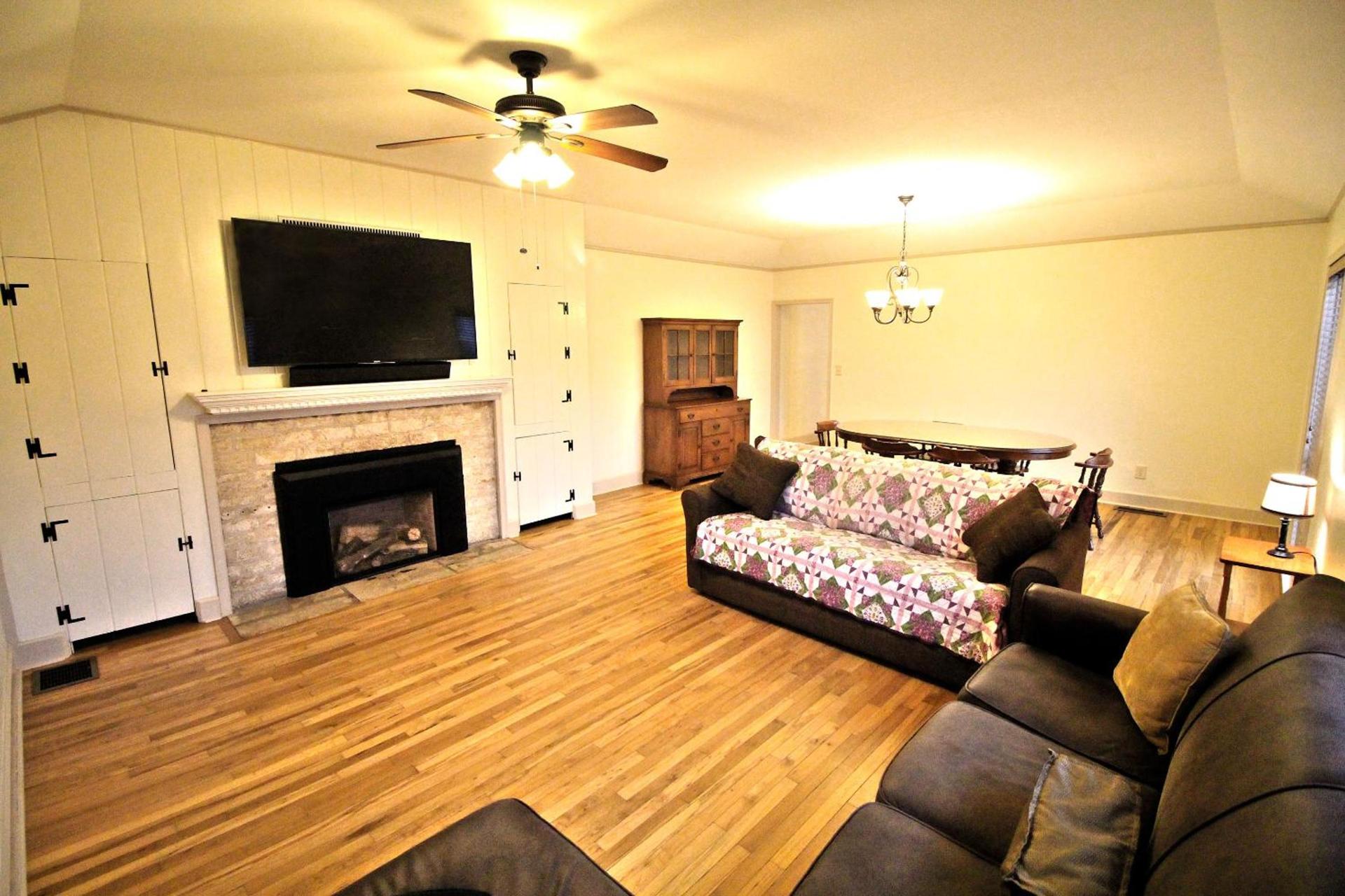 Peach Tree Inn & Suites photo 14