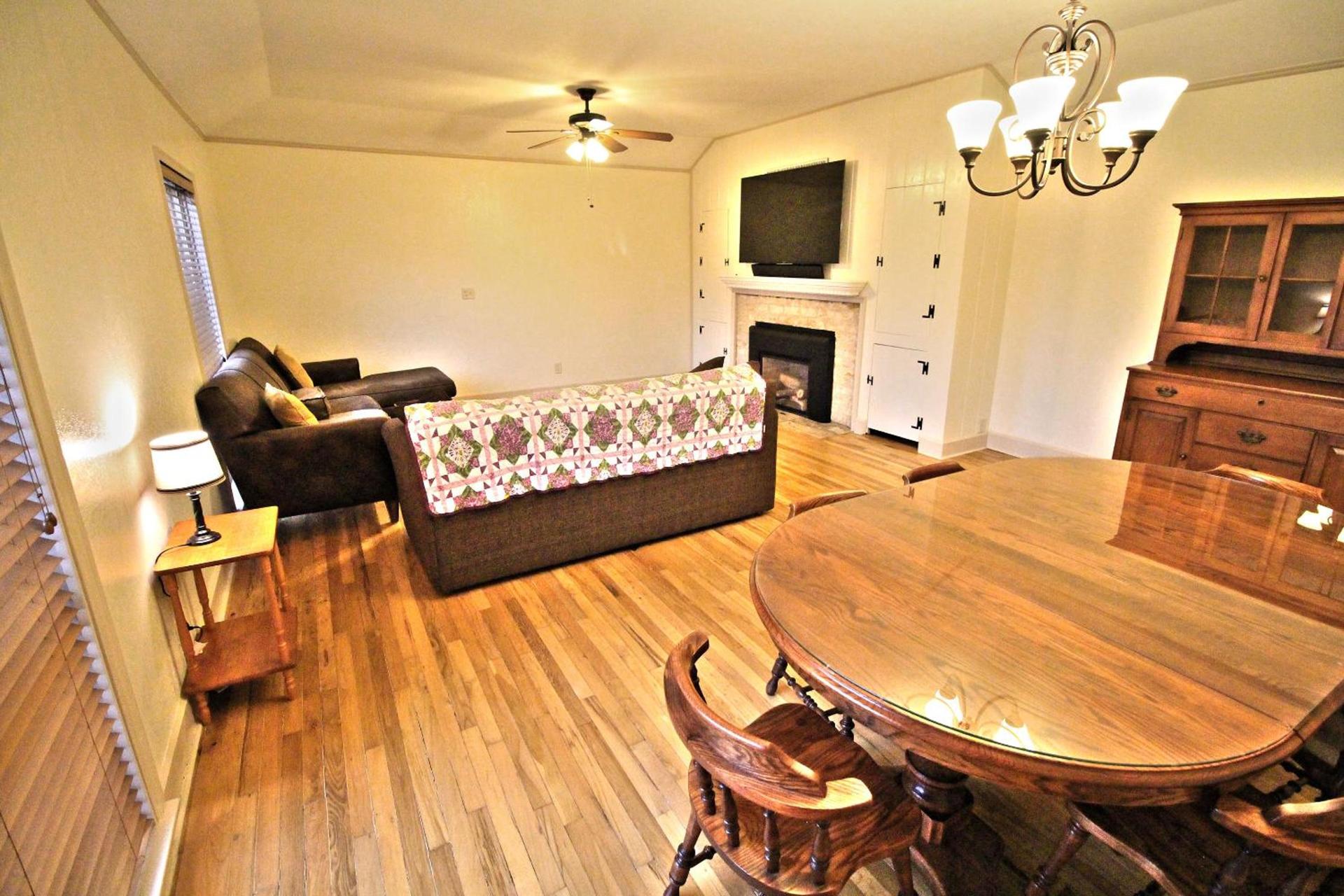 Peach Tree Inn & Suites photo 42