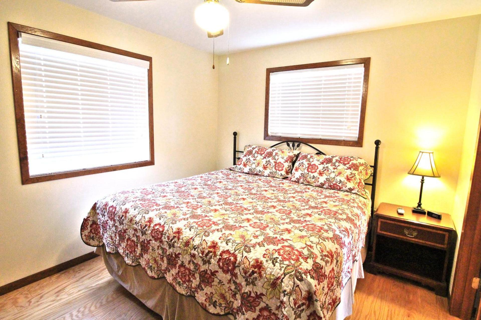 Peach Tree Inn & Suites photo 38