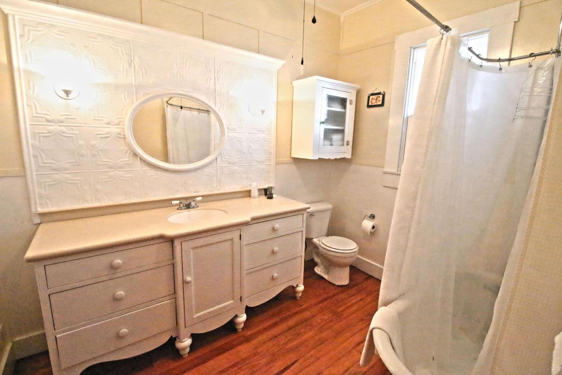 Peach Tree Inn & Suites photo 27