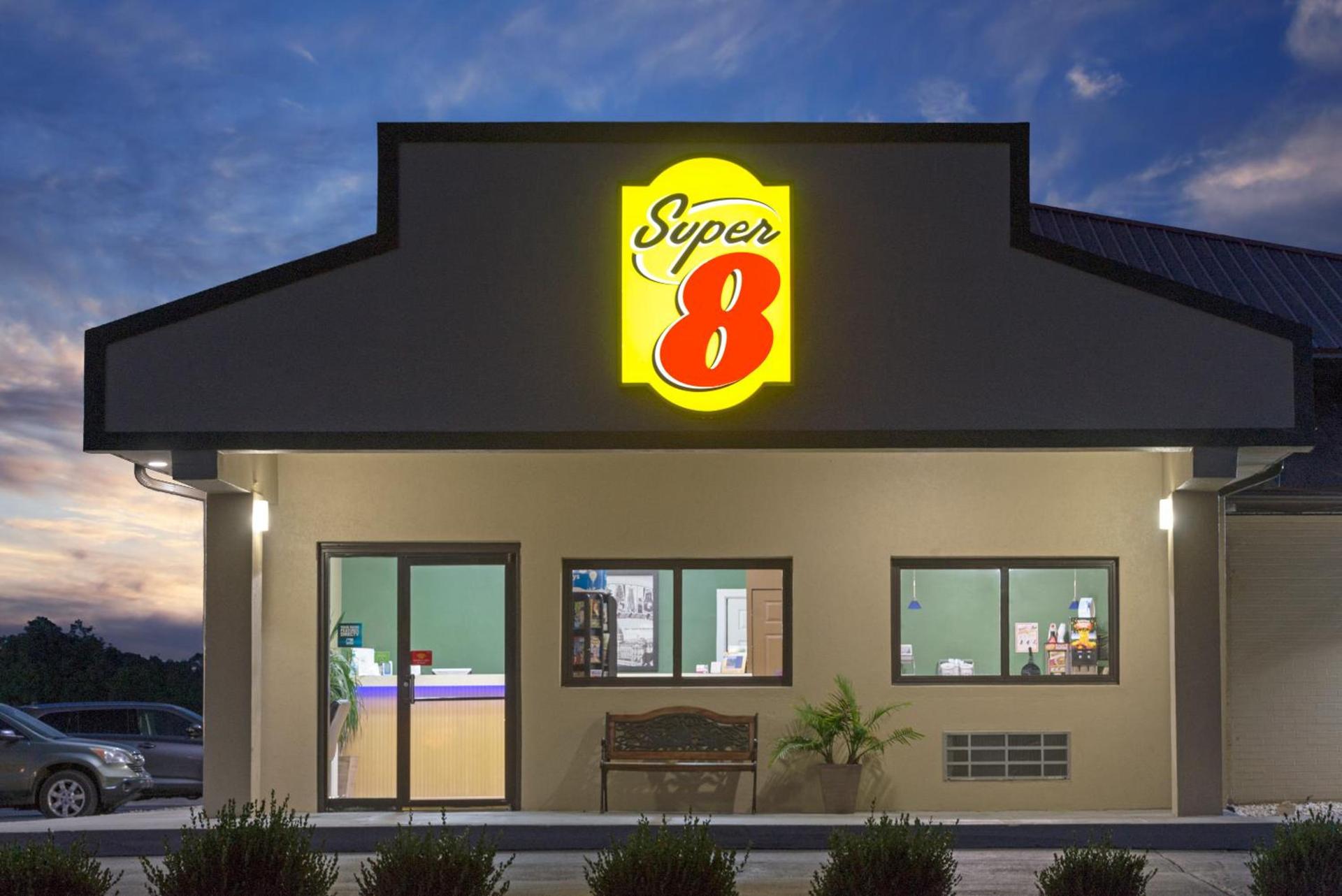 Super 8 by Wyndham Greencastle photo 16
