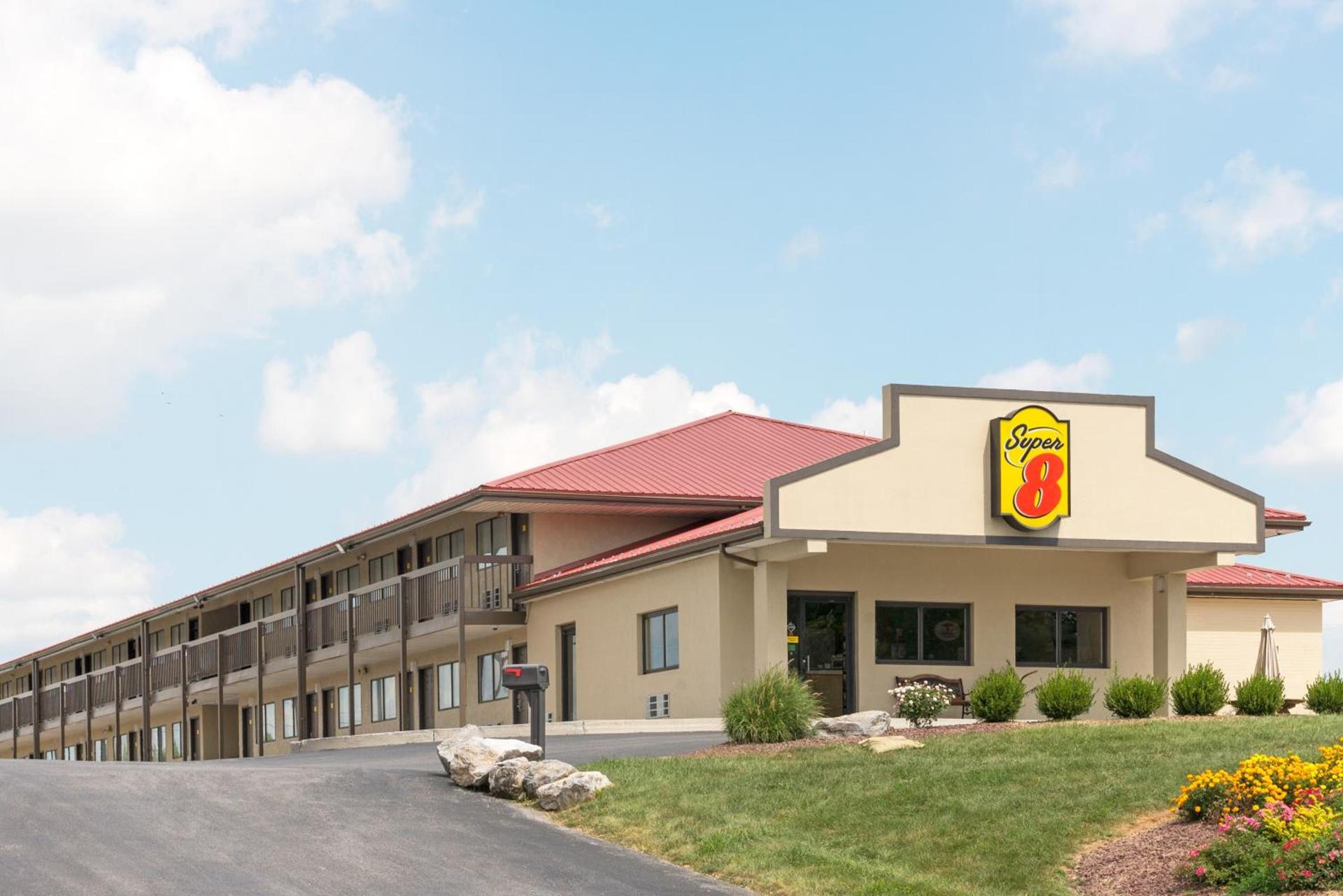 Super 8 by Wyndham Greencastle photo 30