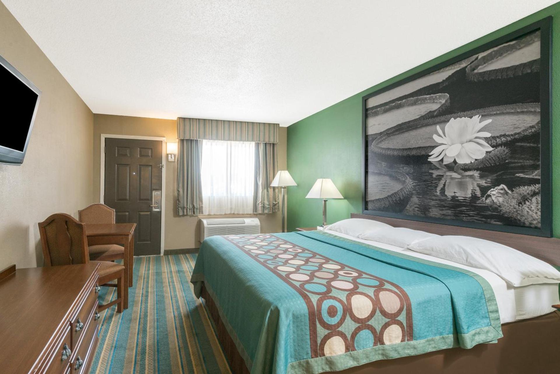 Super 8 by Wyndham Greencastle photo 23