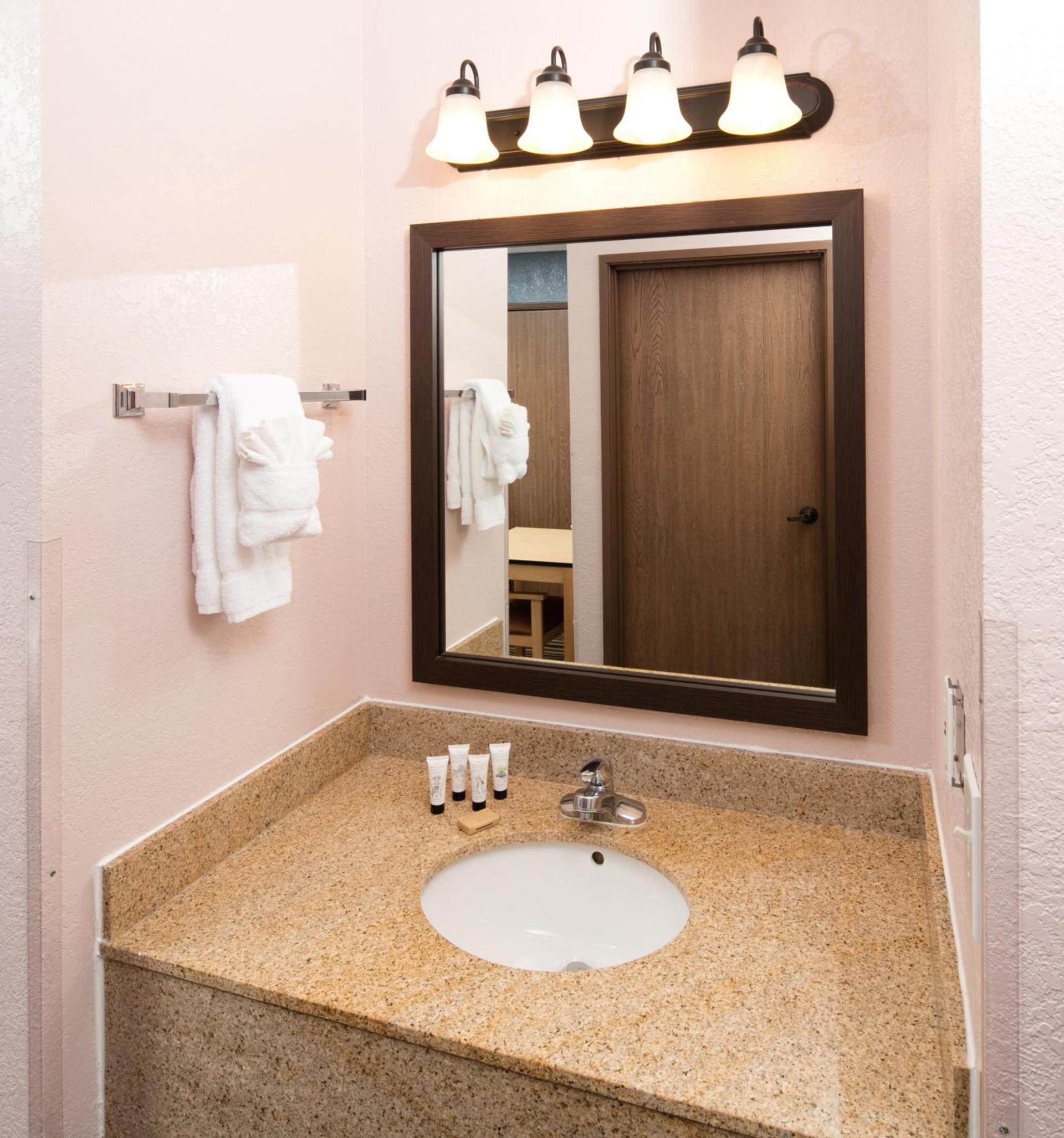 SYLO Hotel Denver Airport, a Ramada by Wyndham photo 26