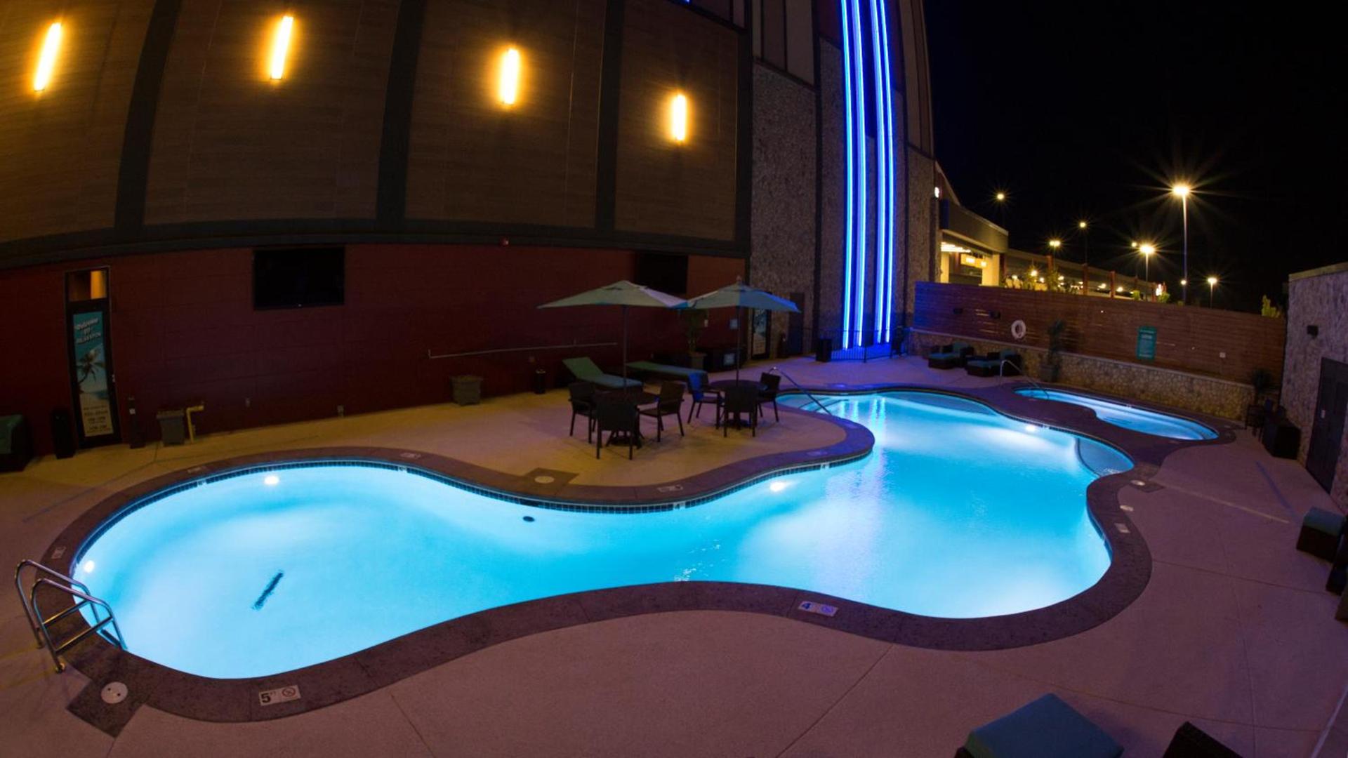 Cherokee Casino Hotel Roland photo 27