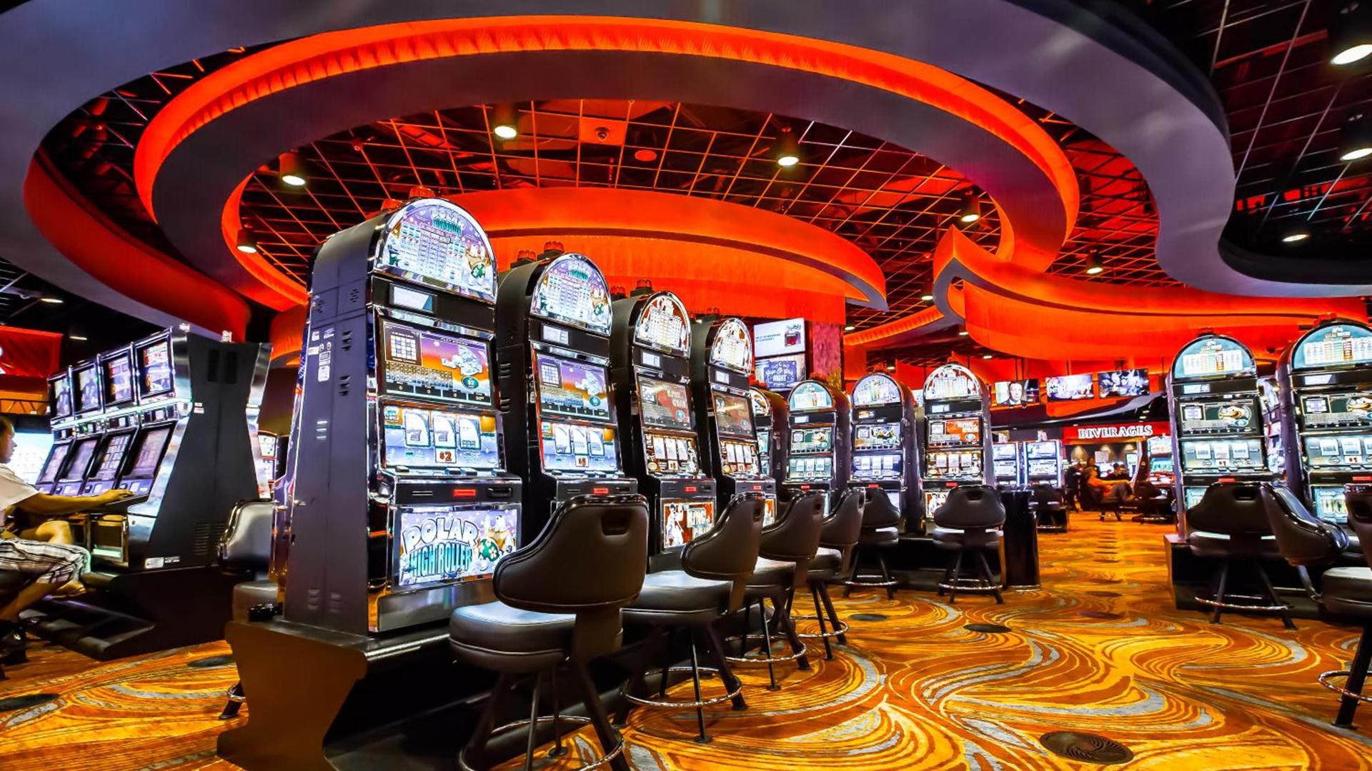 Cherokee Casino Hotel Roland photo 12