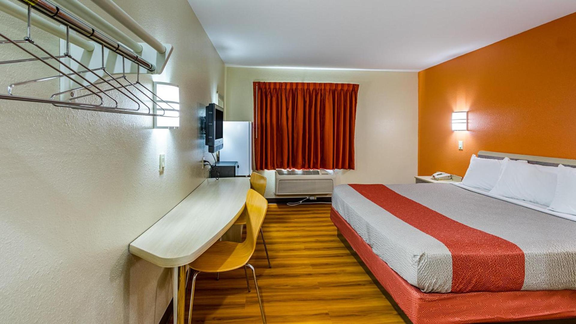 Motel 6-Urbana, IL photo 39