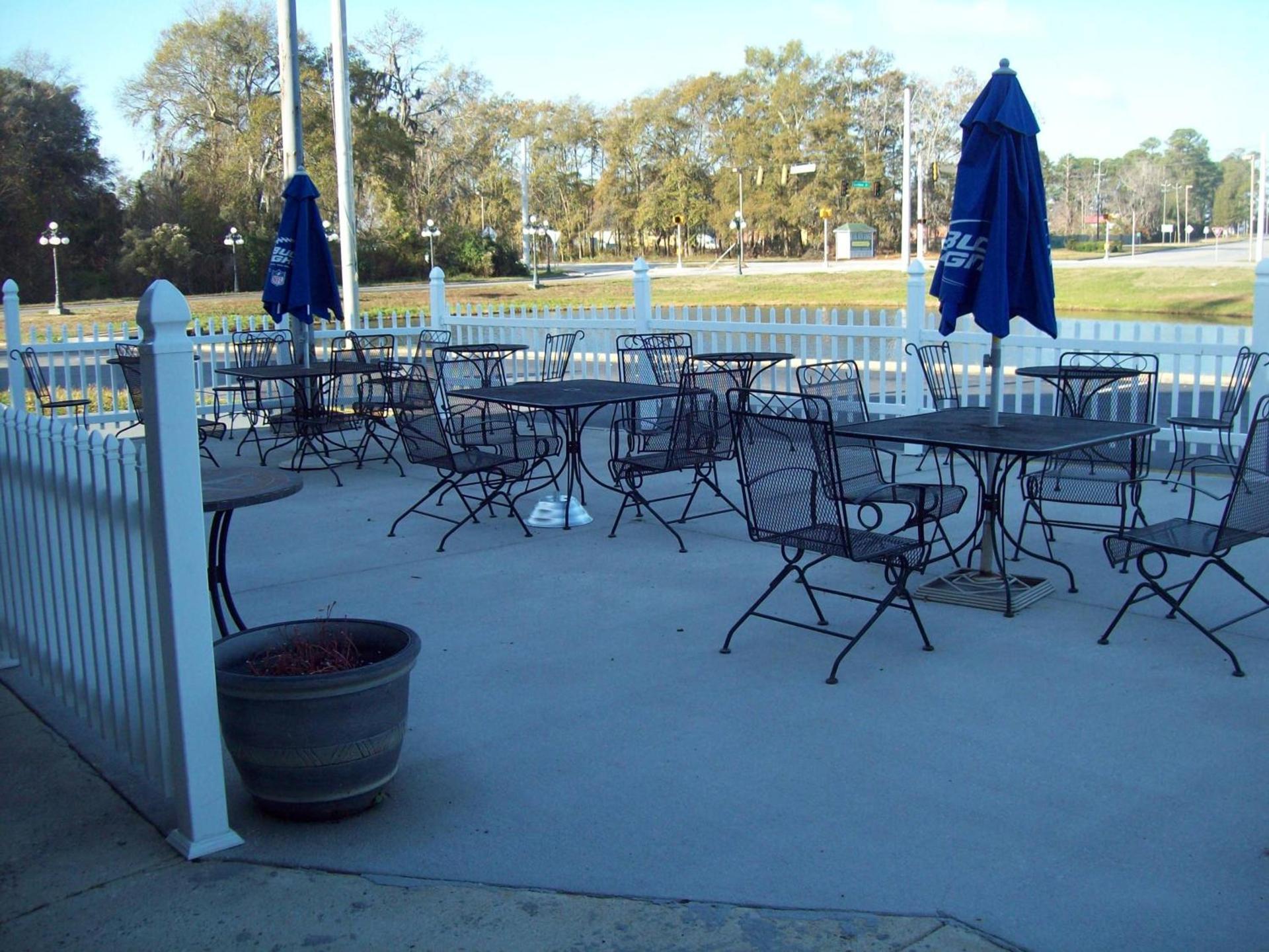 Days Inn by Wyndham Savannah Airport photo 18