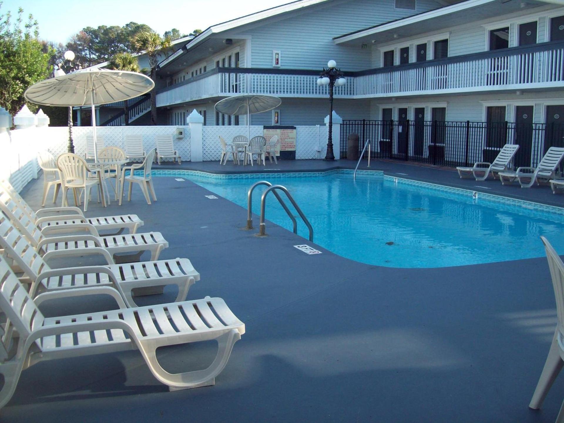 Days Inn by Wyndham Savannah Airport photo 19
