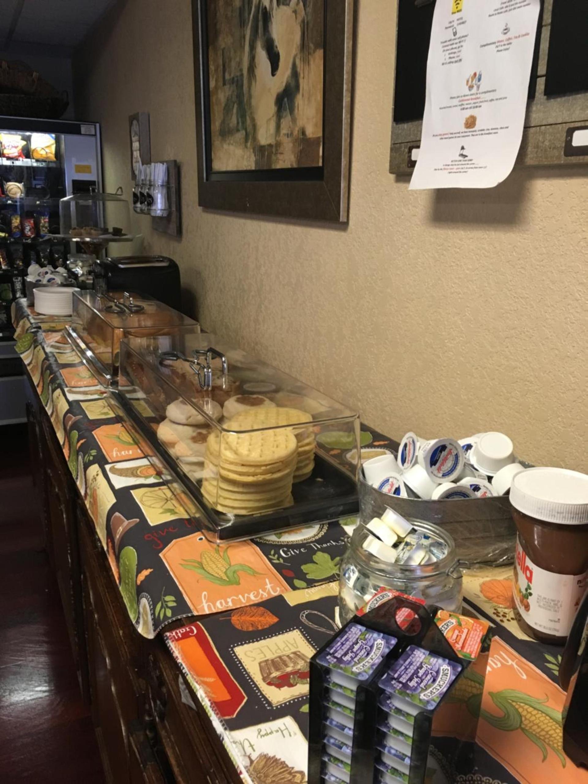 Colts Neck Inn Hotel photo 35