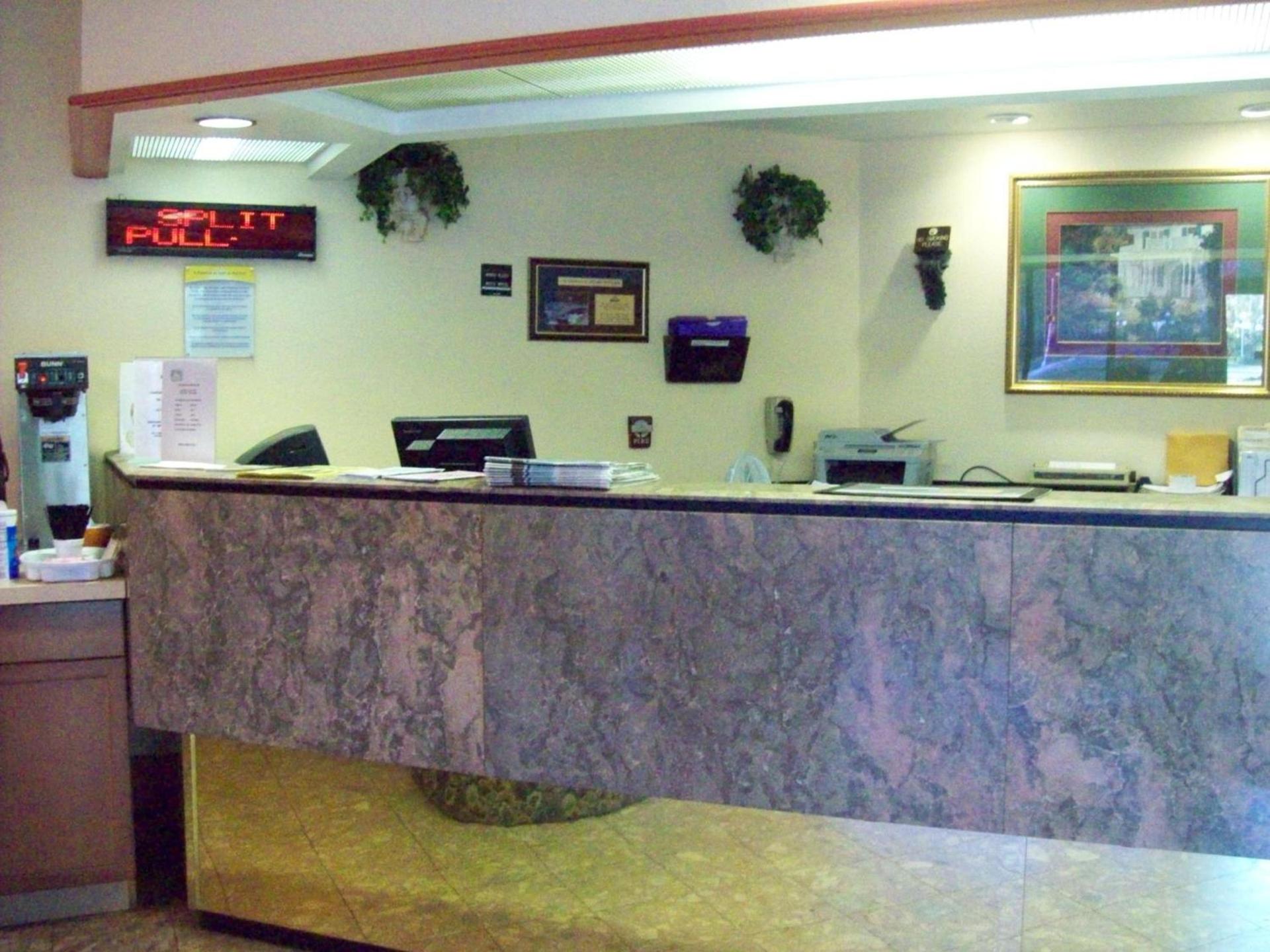 Days Inn by Wyndham Savannah Airport photo 15
