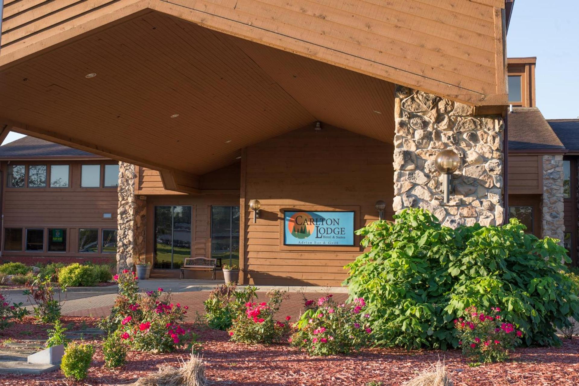 Carlton Lodge Hotel and Suites photo 8
