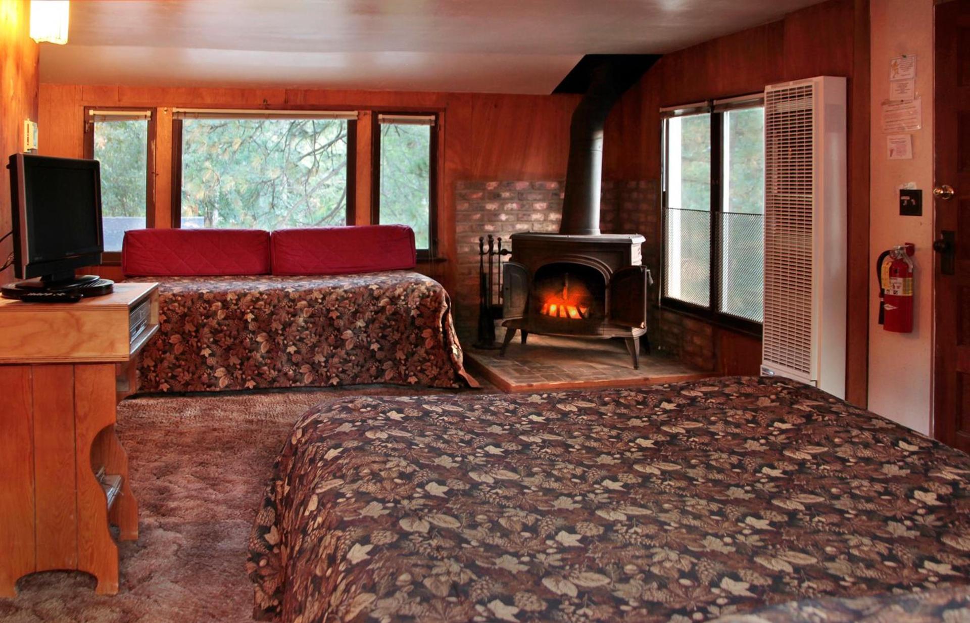 Silver Pines Lodge photo 19