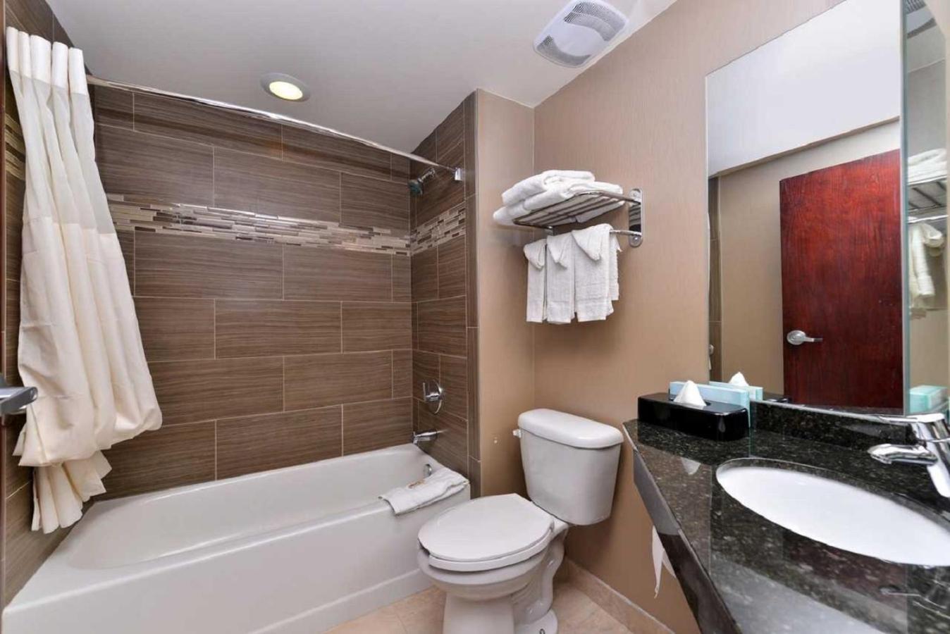Quality Inn & Suites Matteson near I-57 photo 10