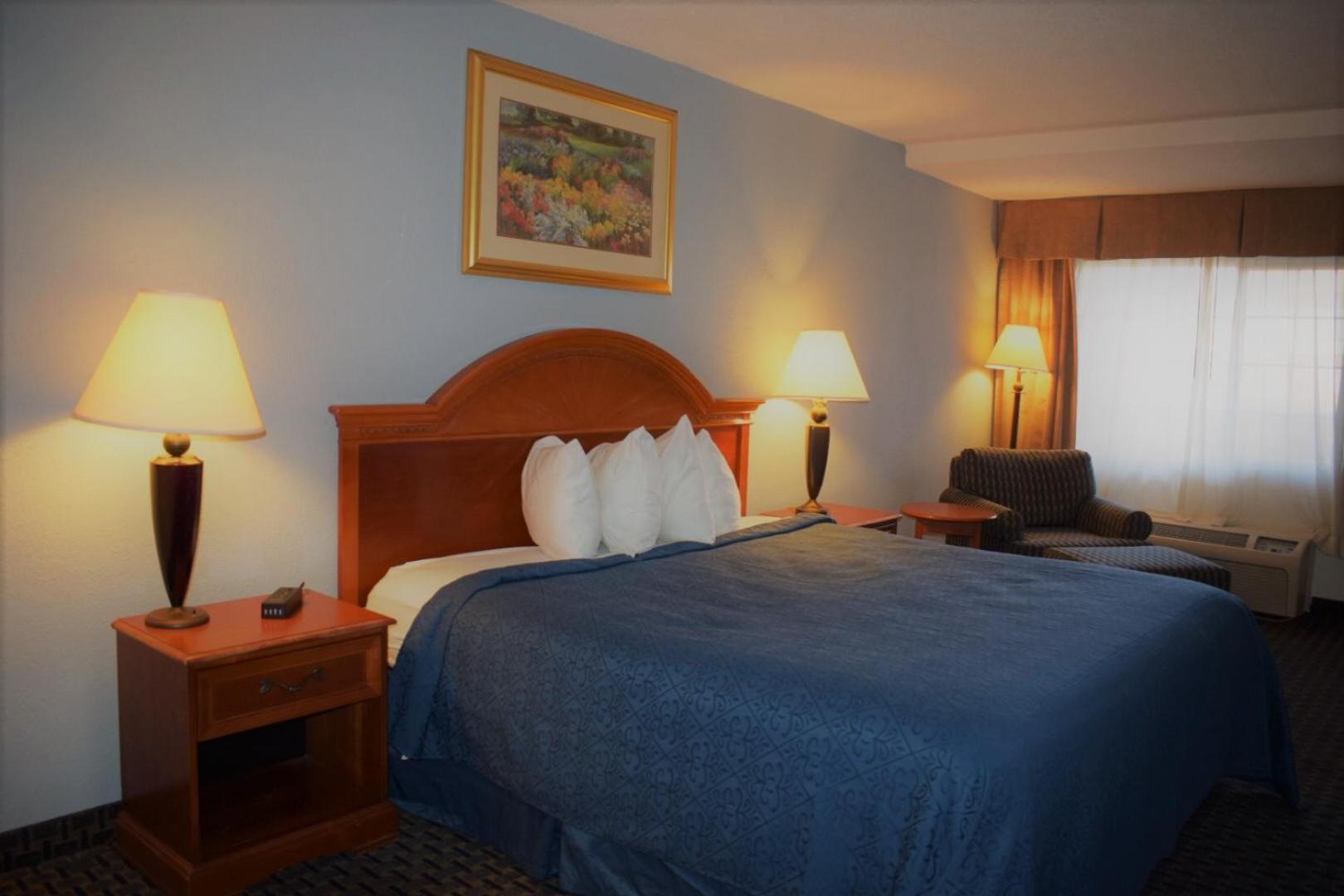 Texas Inn & Suites photo 7