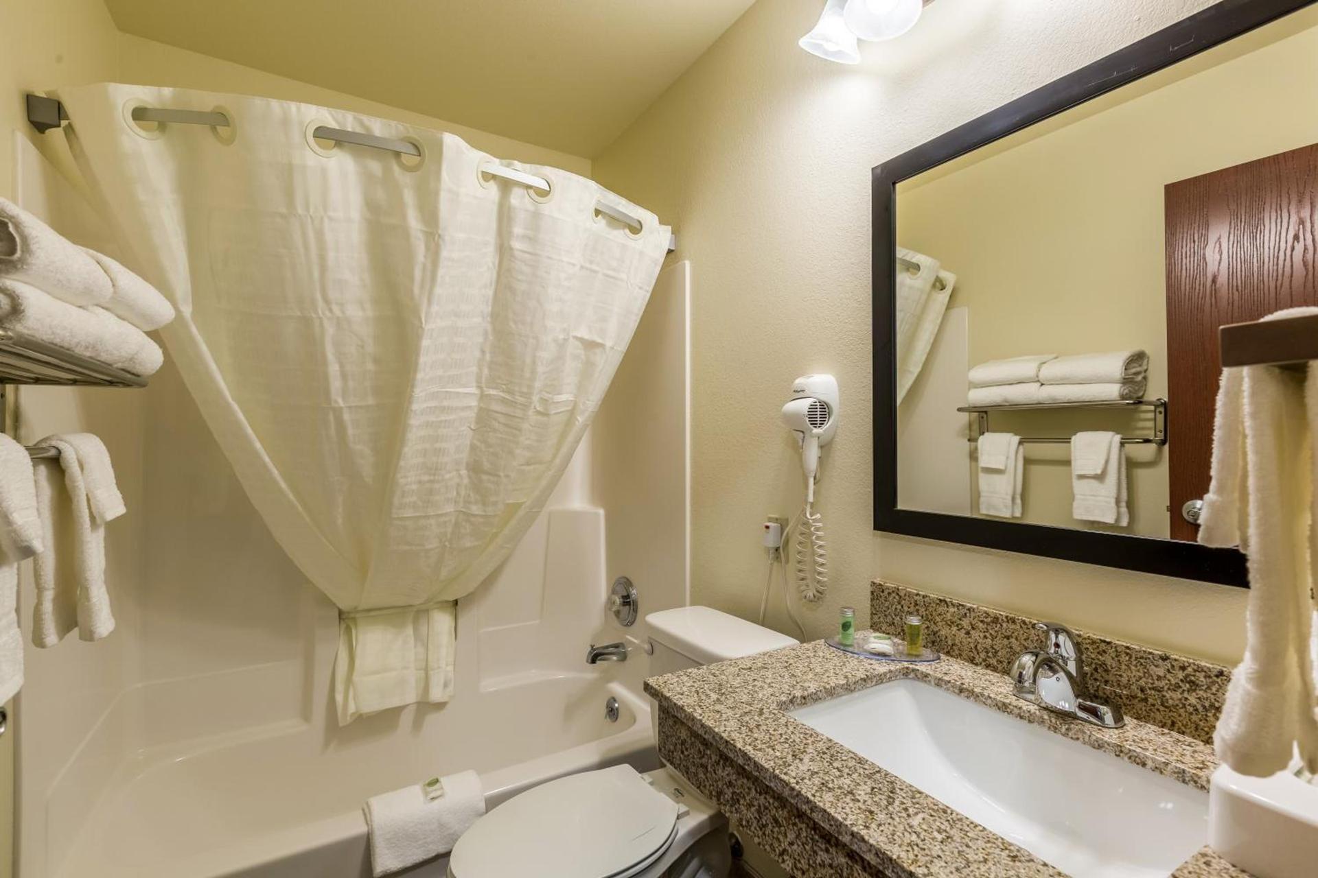 Cobblestone Inn & Suites - Merrill photo 13