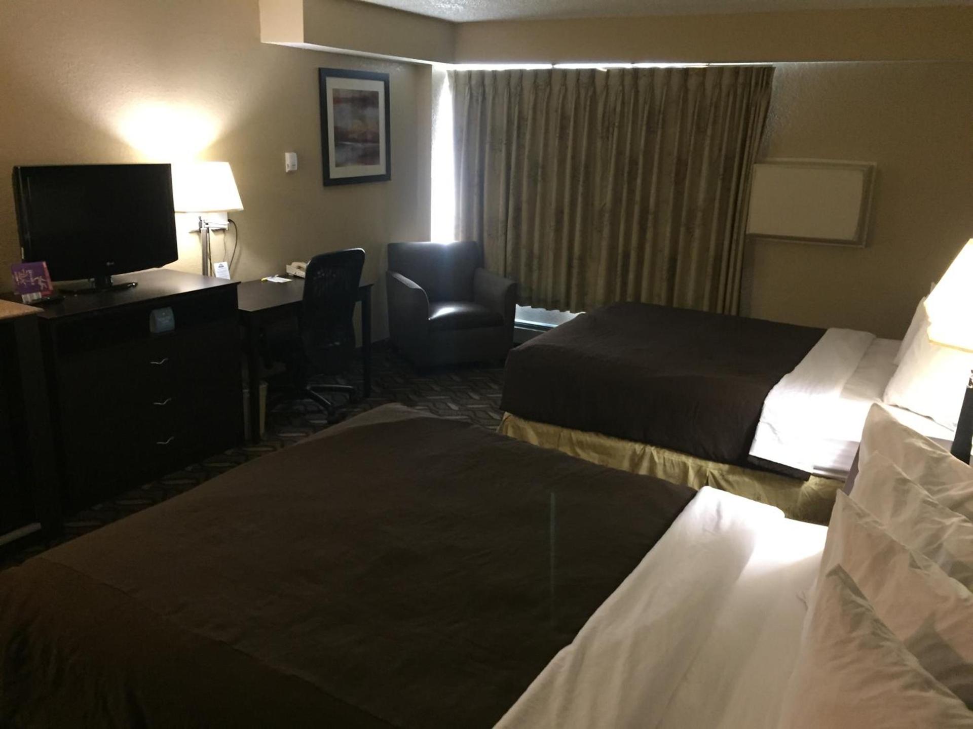 Days Inn by Wyndham Bismarck photo 12
