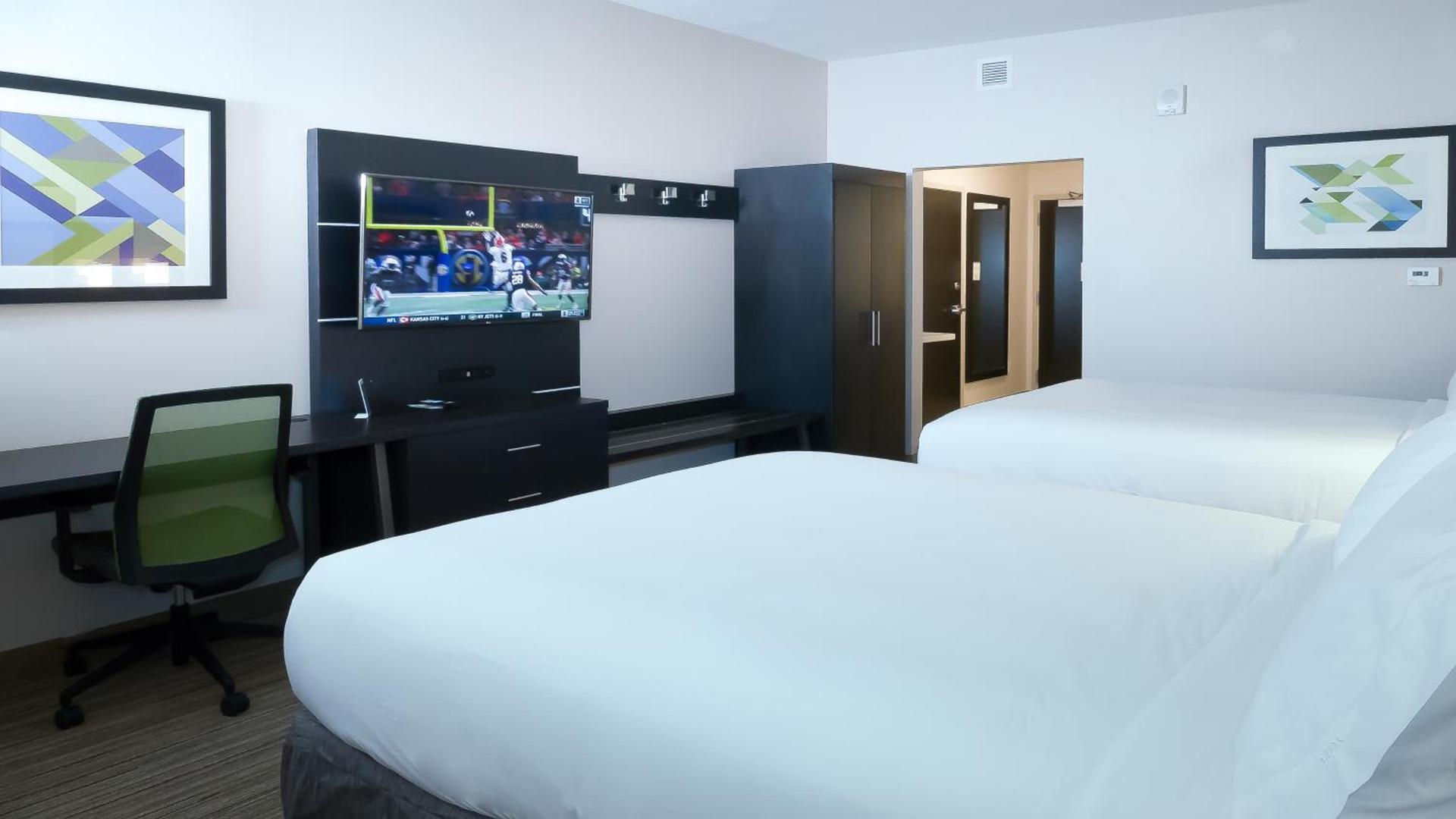 Holiday Inn Express & Suites - Tampa East - Ybor City by IHG photo 8