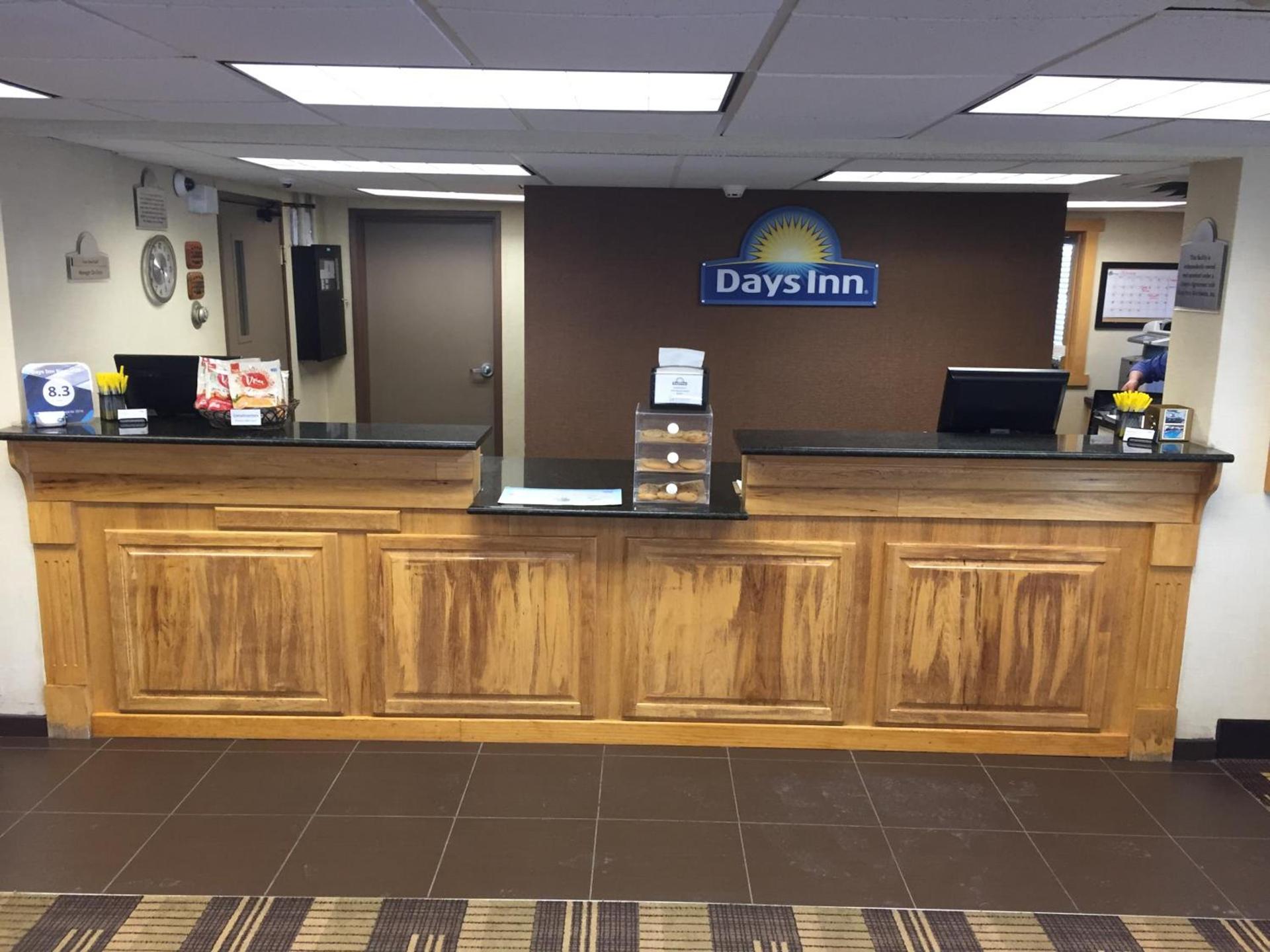 Days Inn by Wyndham Bismarck photo 31