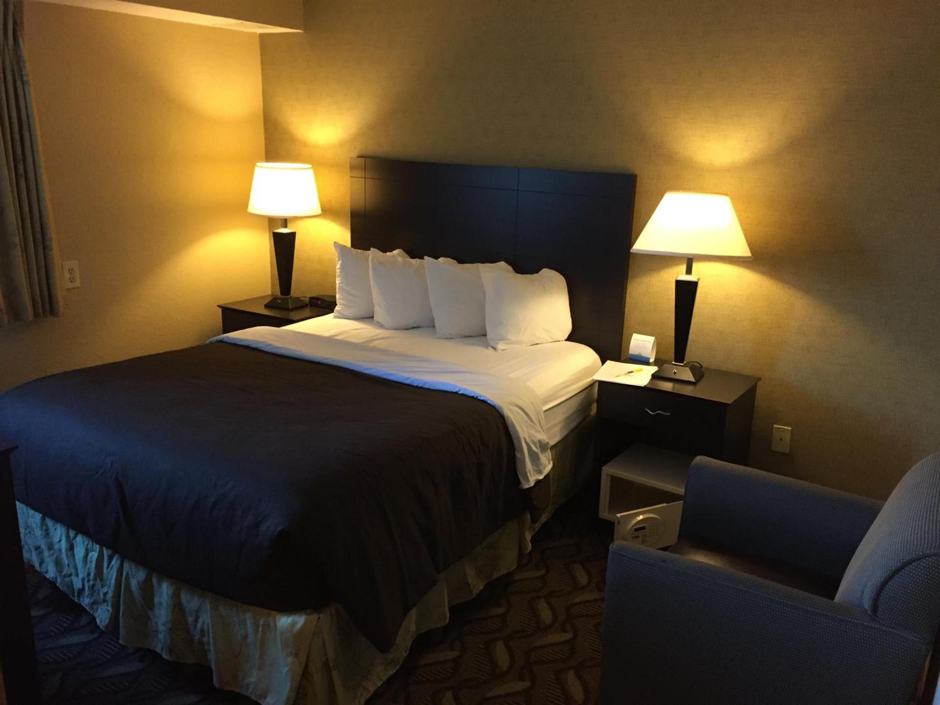 Days Inn by Wyndham Bismarck photo 18