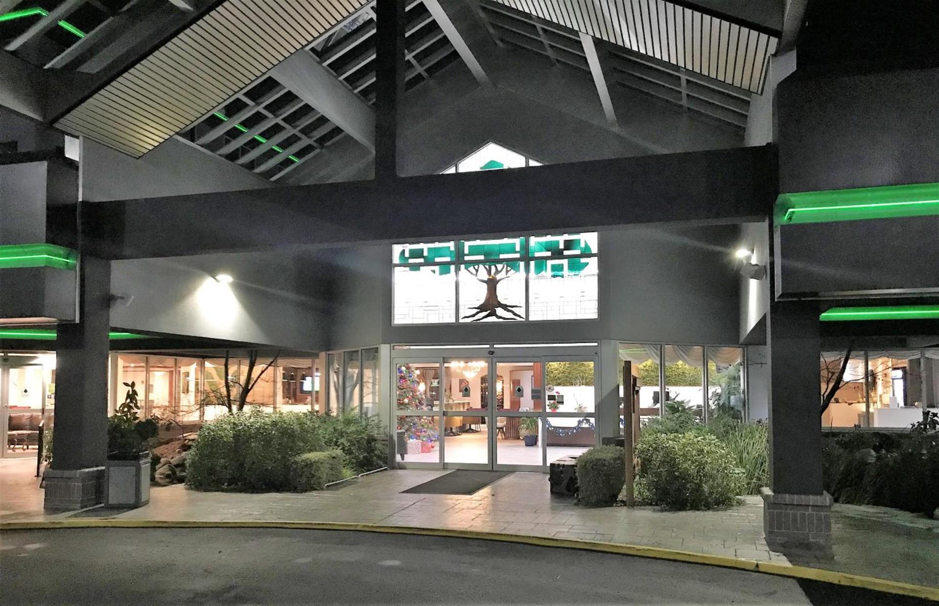 Medallion Inn and Suites photo 4