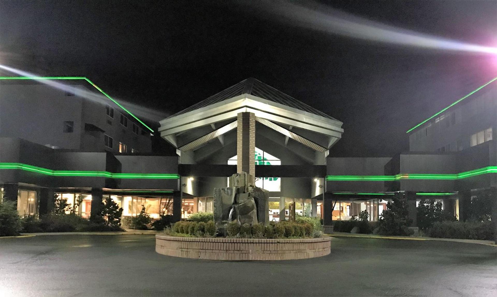 Medallion Inn and Suites photo 3