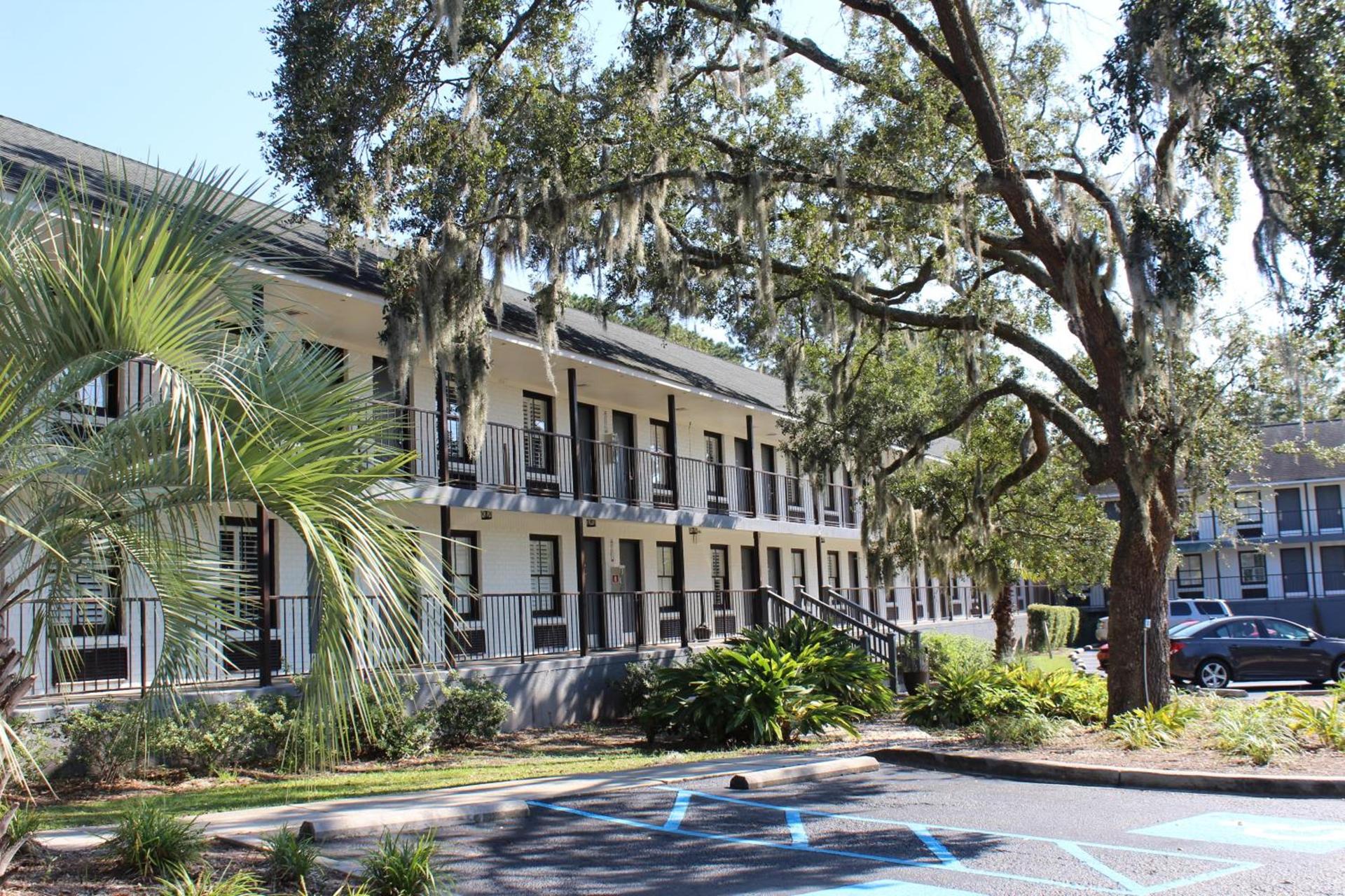 Charleston Creekside Inn photo 3