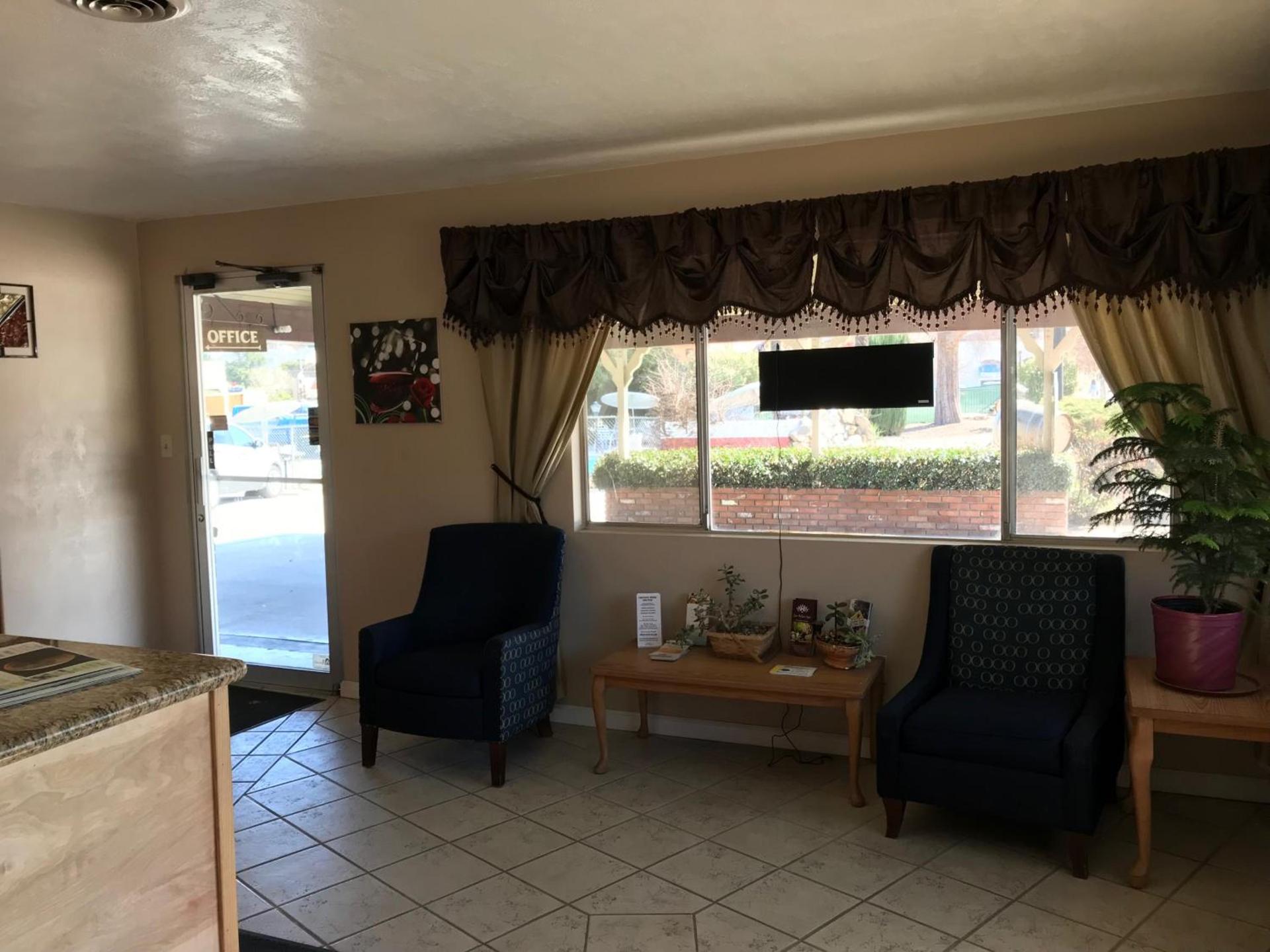 Vino Inn & Suites photo 19