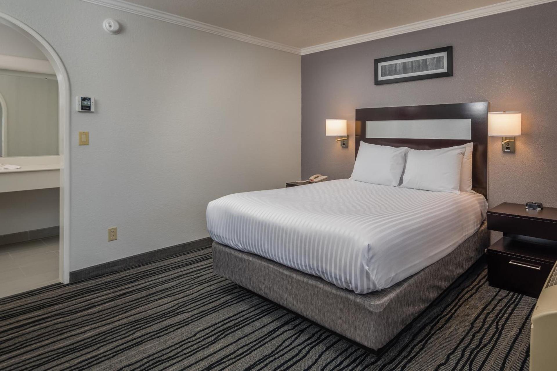 Redwood Creek Inn photo 2