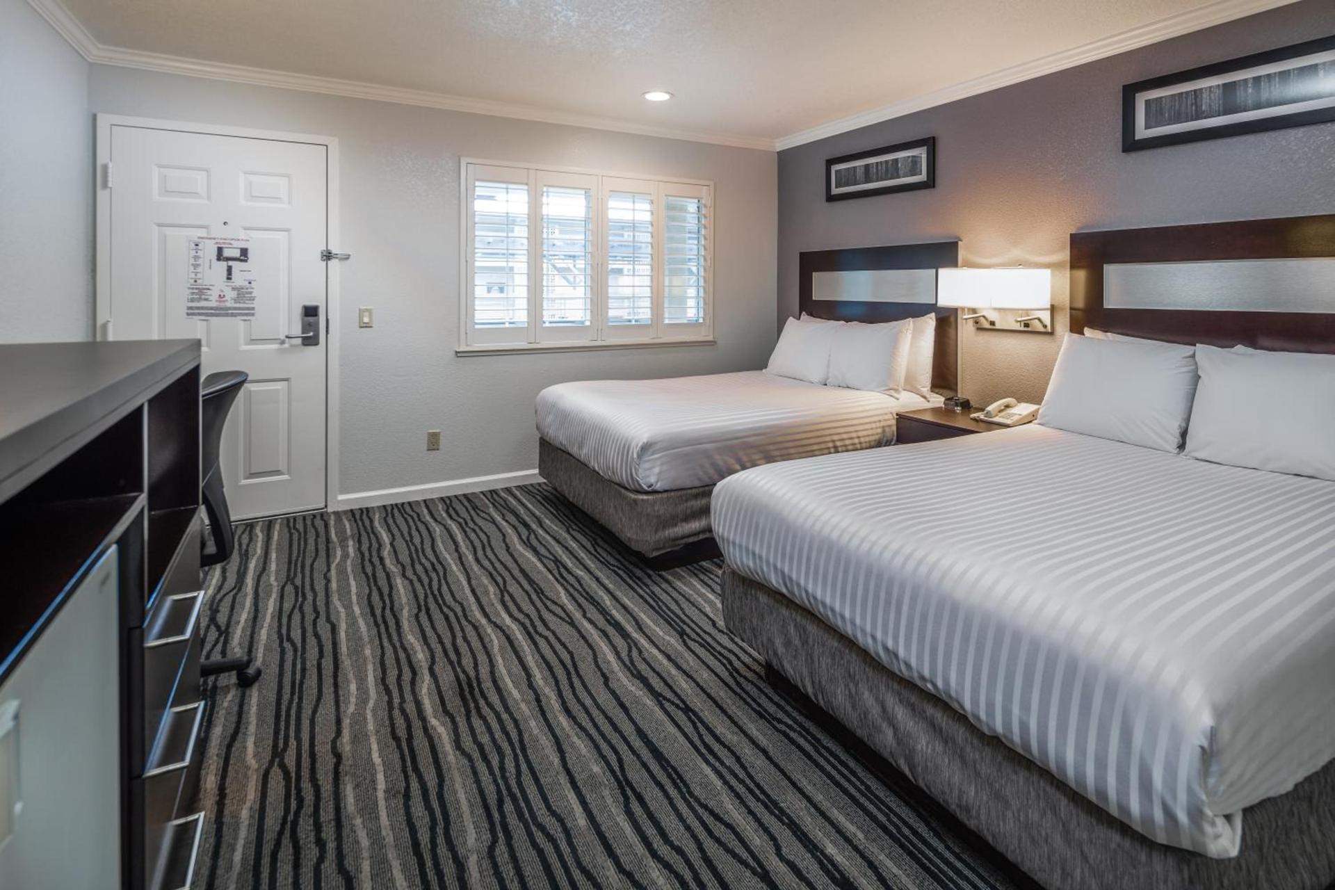 Redwood Creek Inn photo 12