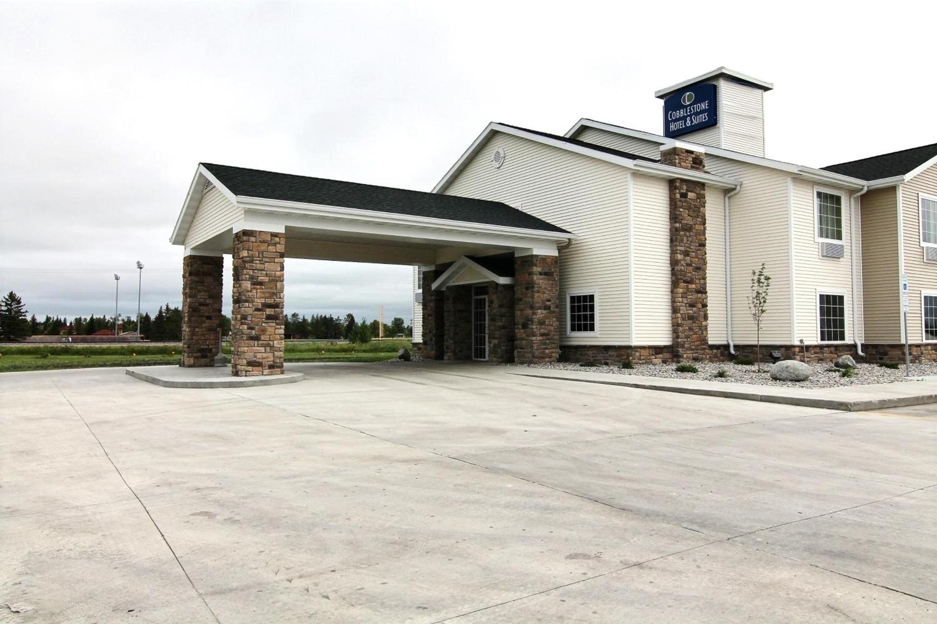 AmeriVu inn and Suites - Crookston photo 1
