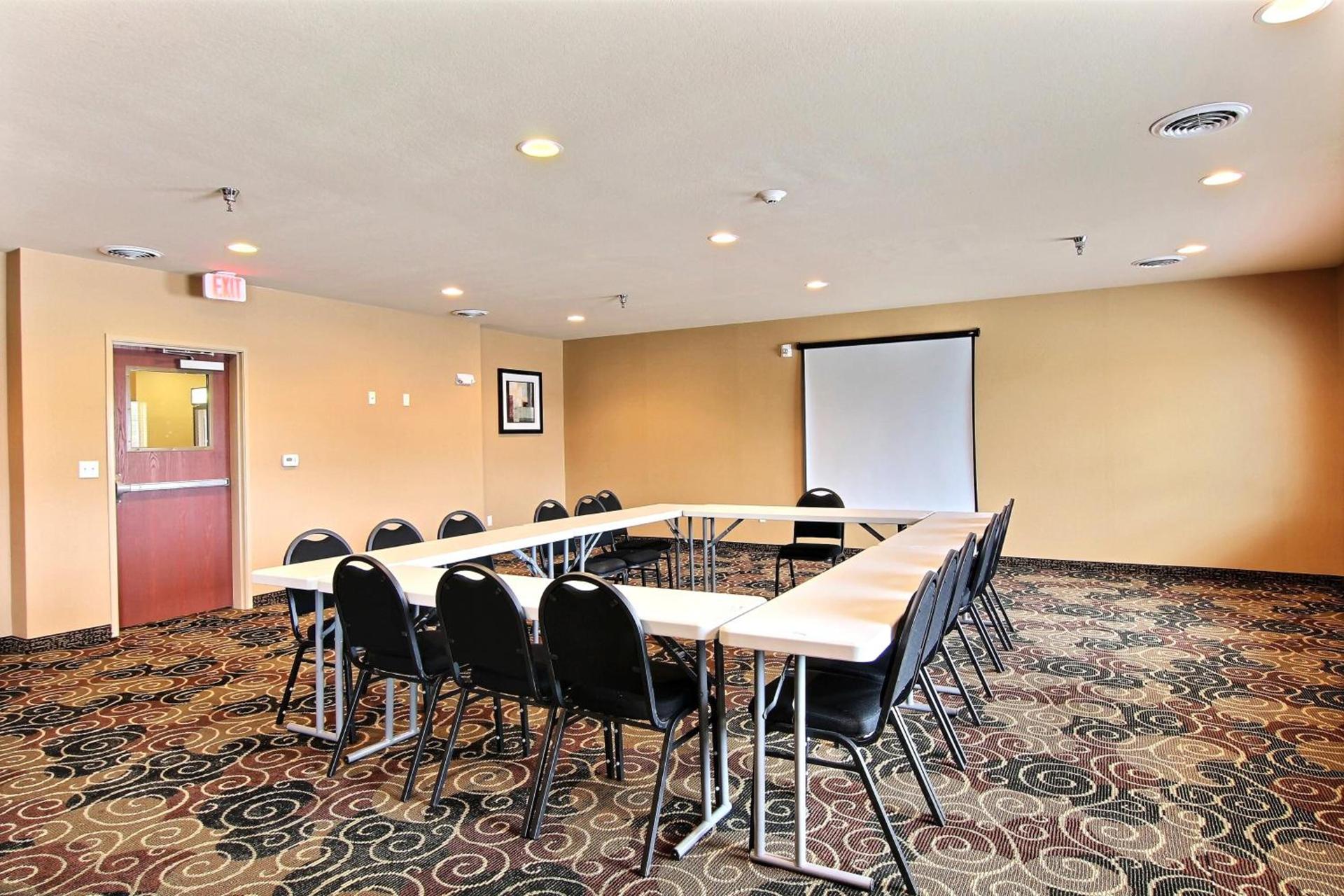 AmeriVu inn and Suites - Crookston photo 30