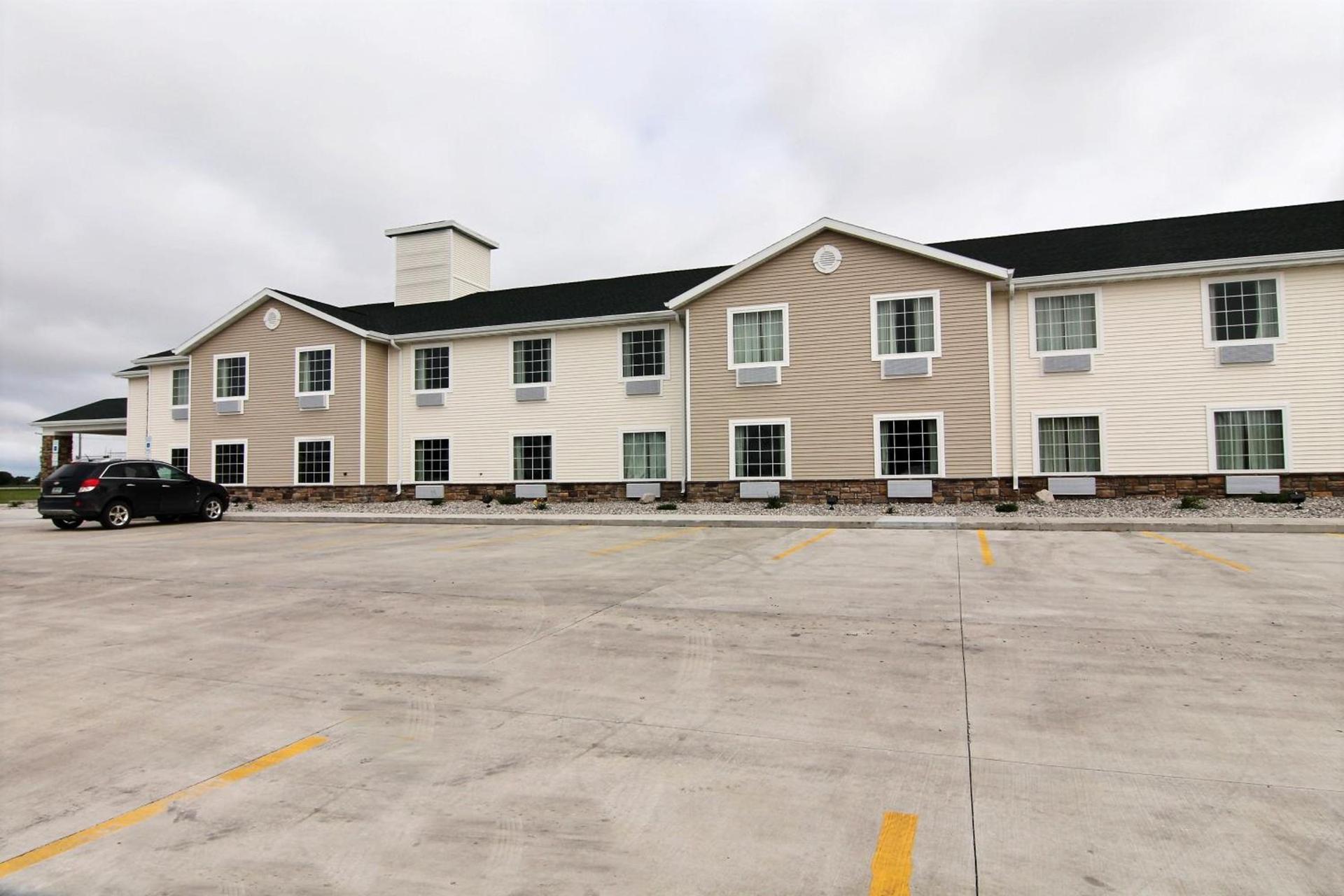 AmeriVu inn and Suites - Crookston photo 36