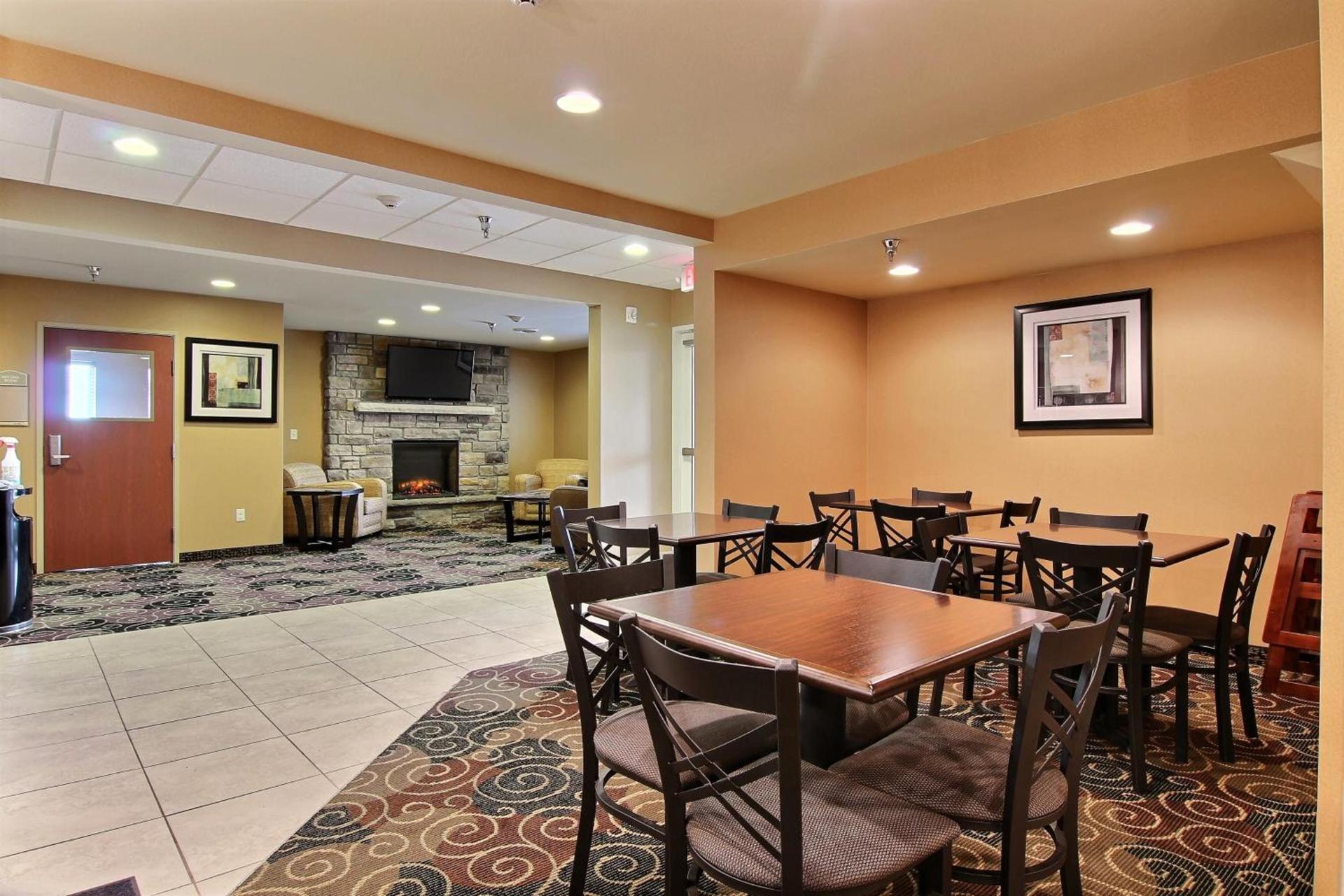 AmeriVu inn and Suites - Crookston photo 38