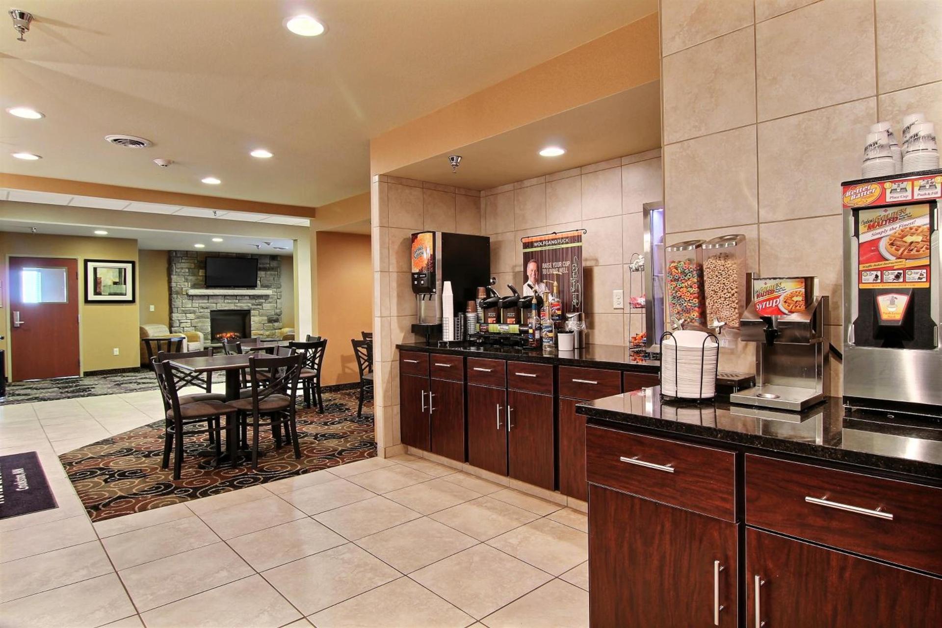 AmeriVu inn and Suites - Crookston photo 43
