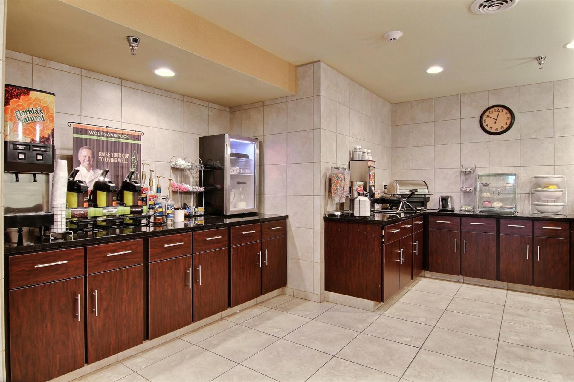 AmeriVu inn and Suites - Crookston photo 44