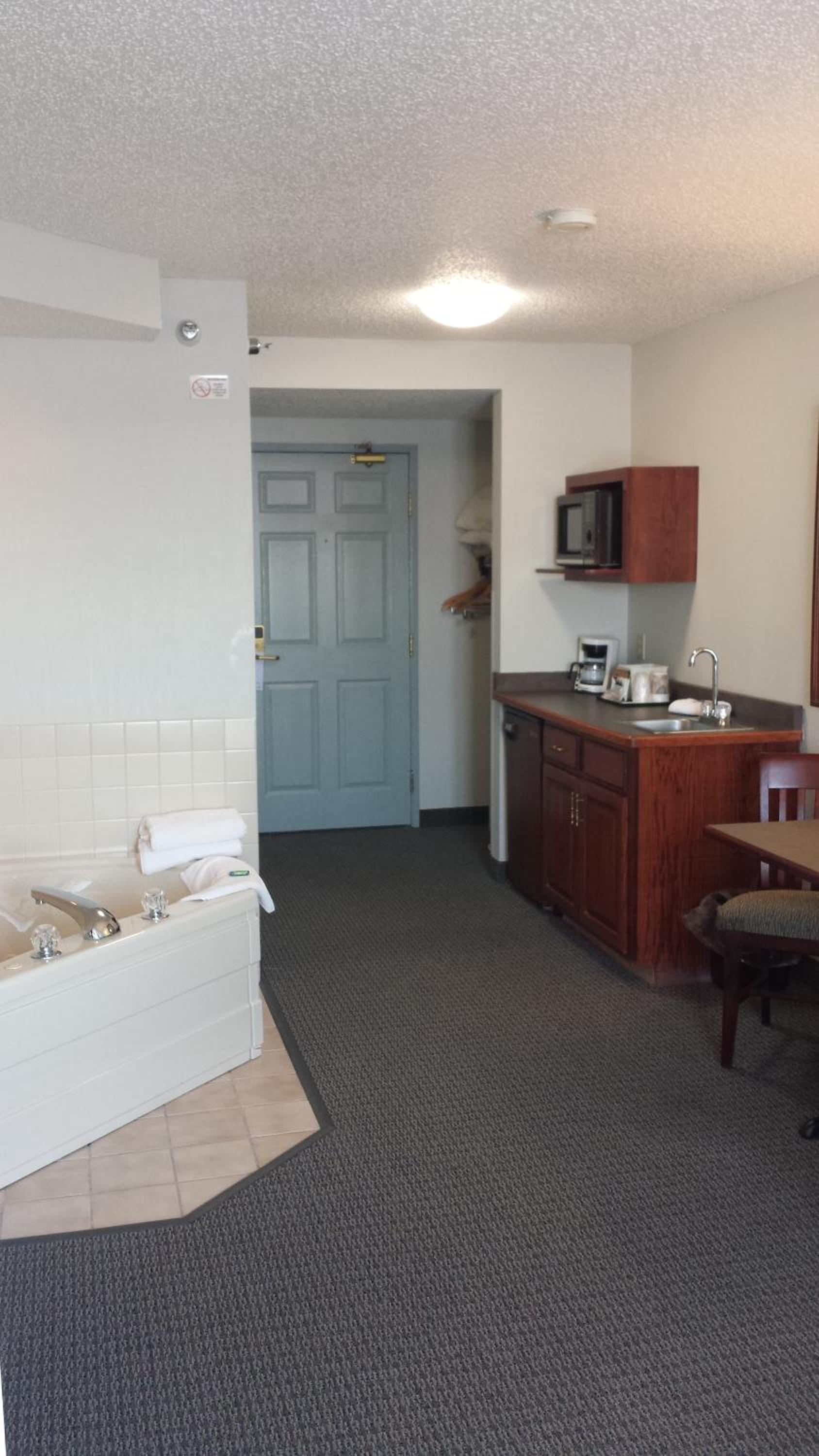 GrandStay Hotel & Suites Hastings photo 9