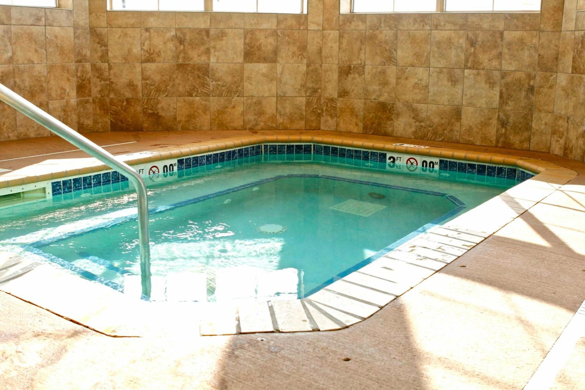 AmericInn by Wyndham Fargo Medical Center photo 61