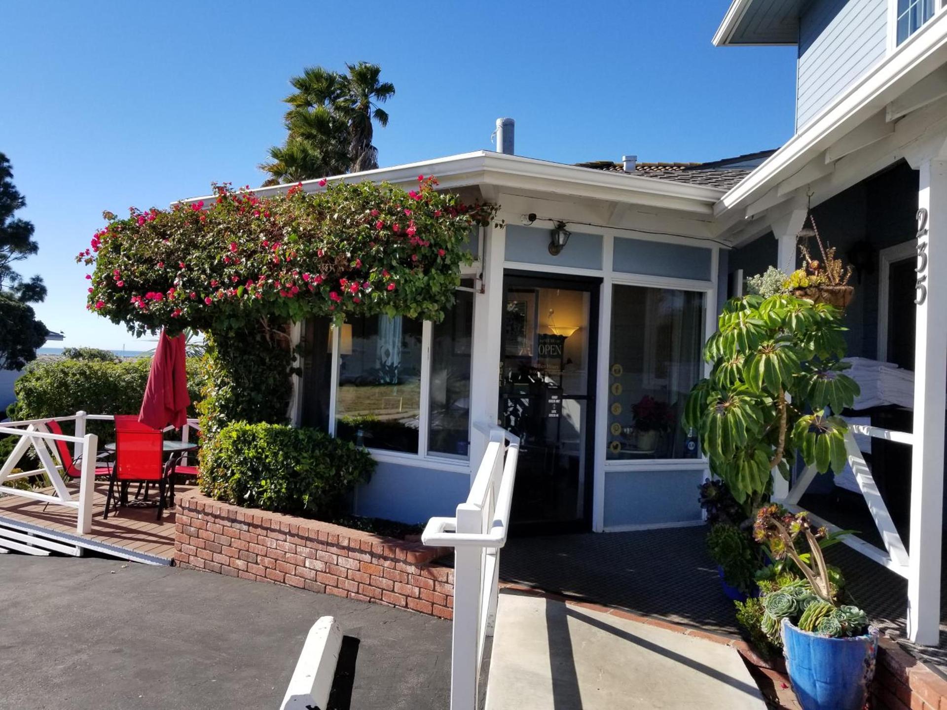 Pleasant Inn photo 12