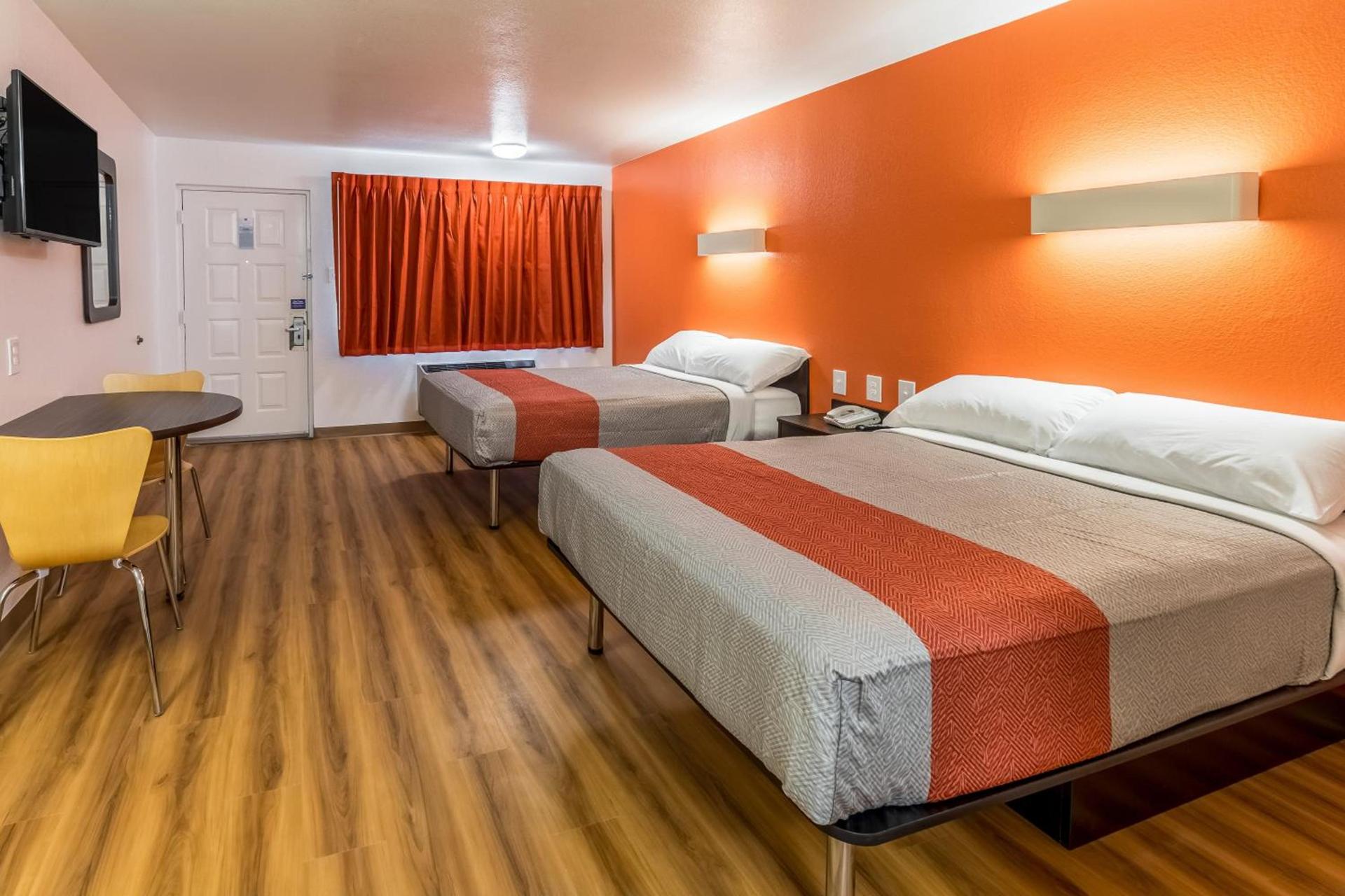 Motel 6-Arlington, TX - UTA photo 11