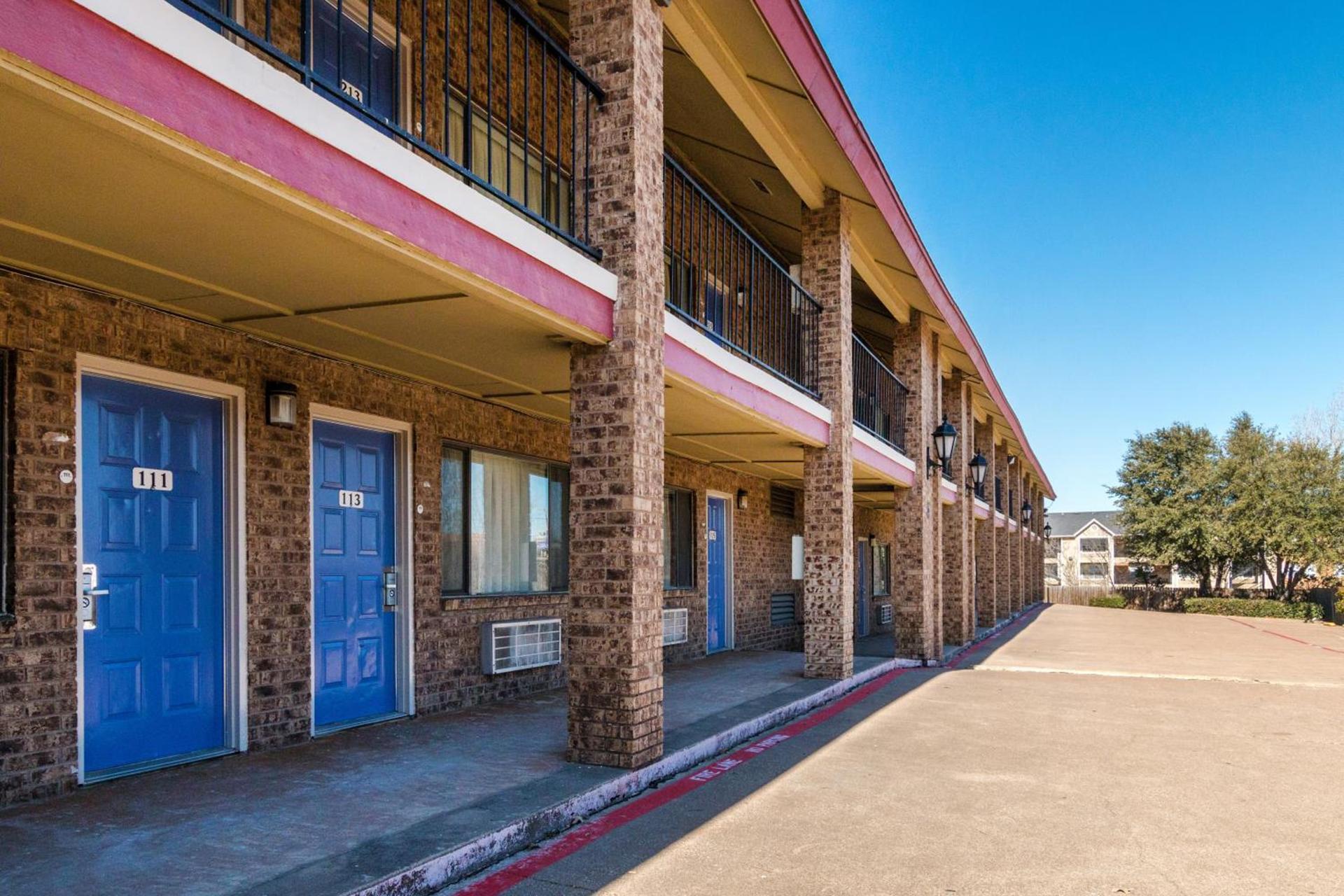 Motel 6-Arlington, TX - UTA photo 2