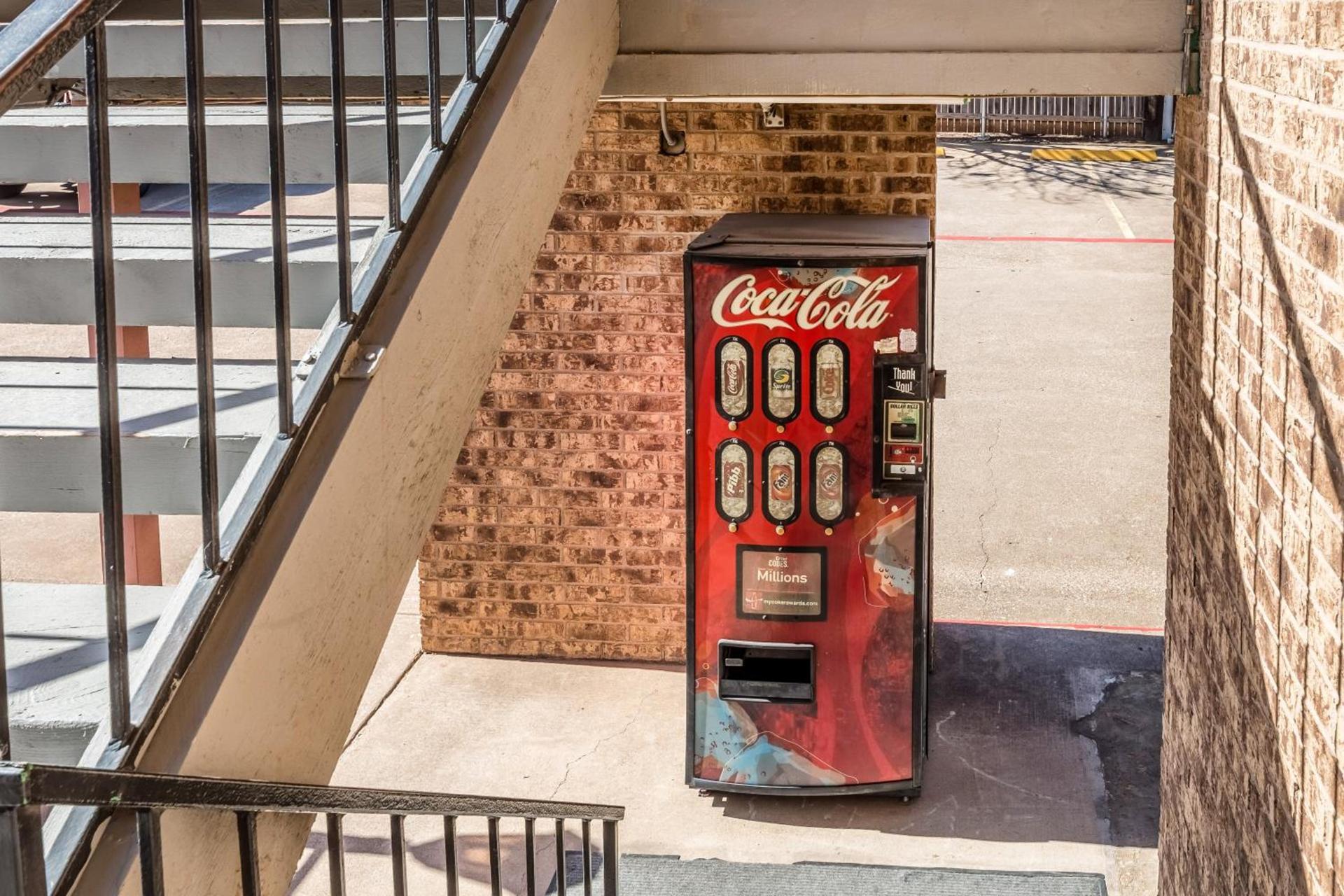 Motel 6-Arlington, TX - UTA photo 23