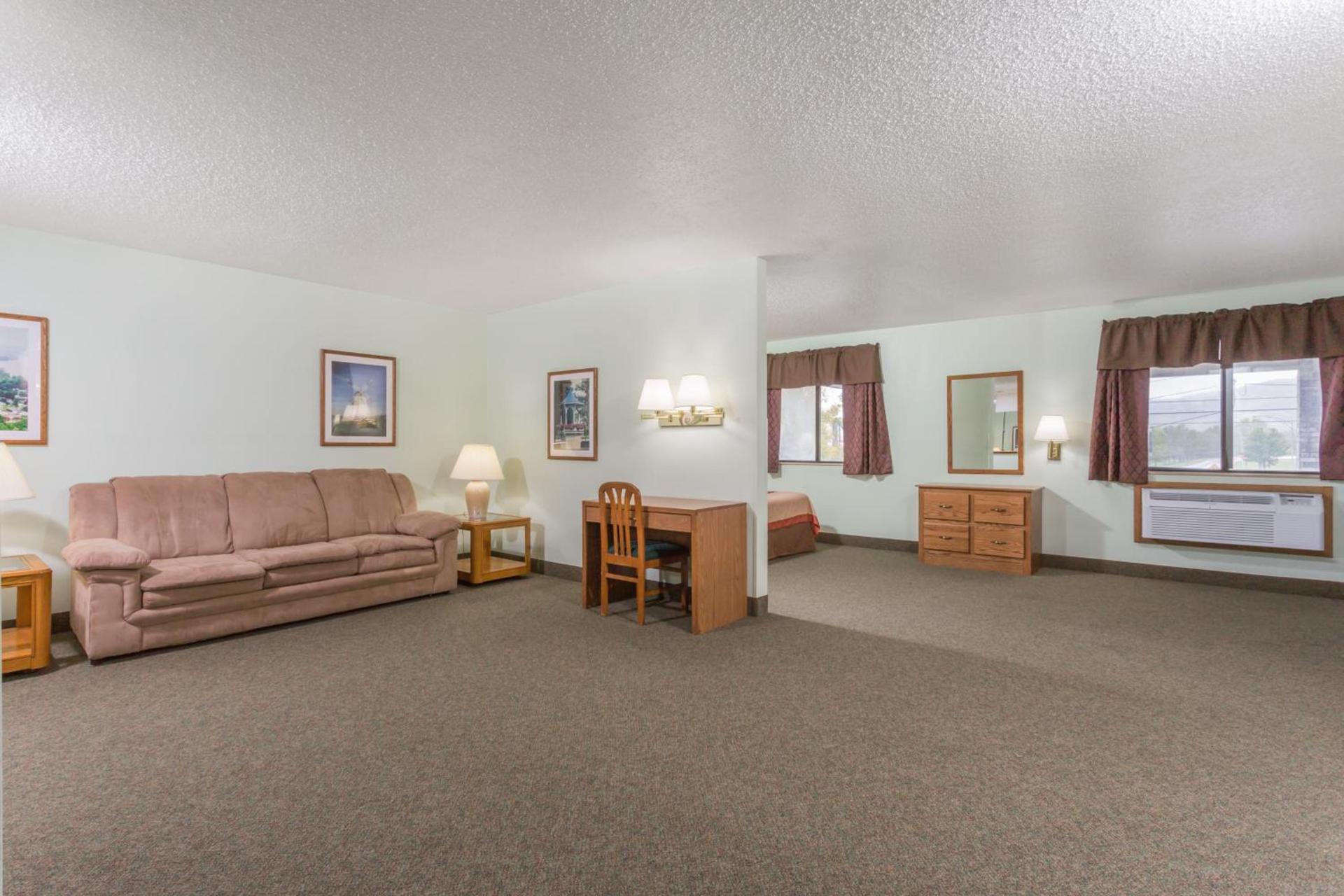 Super 8 by Wyndham Gallipolis Pt Pleasant Area photo 17