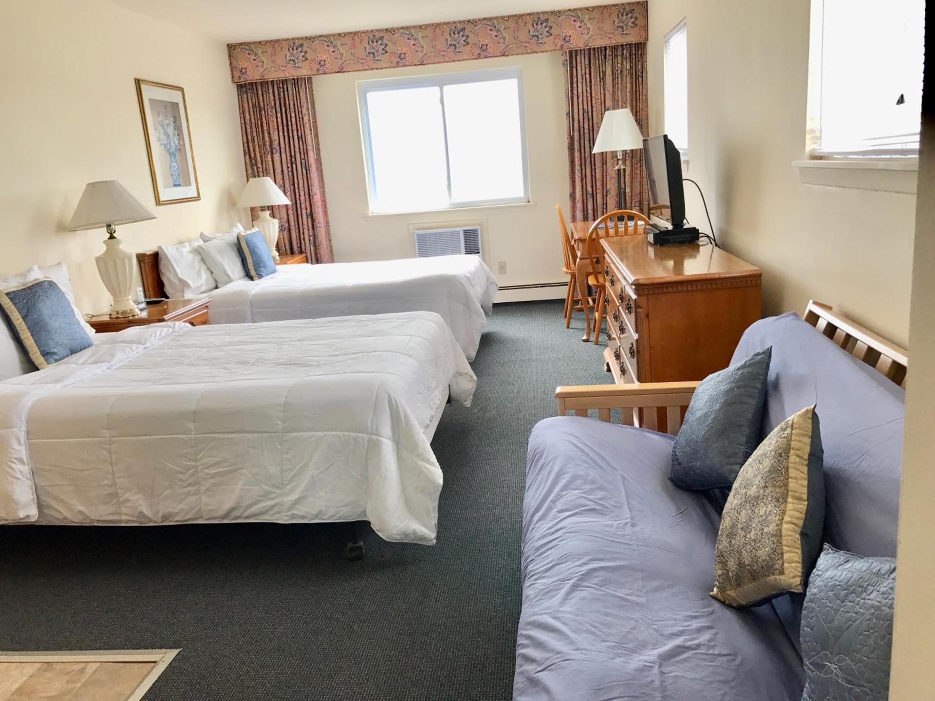 Ocean Surf Resort photo 98